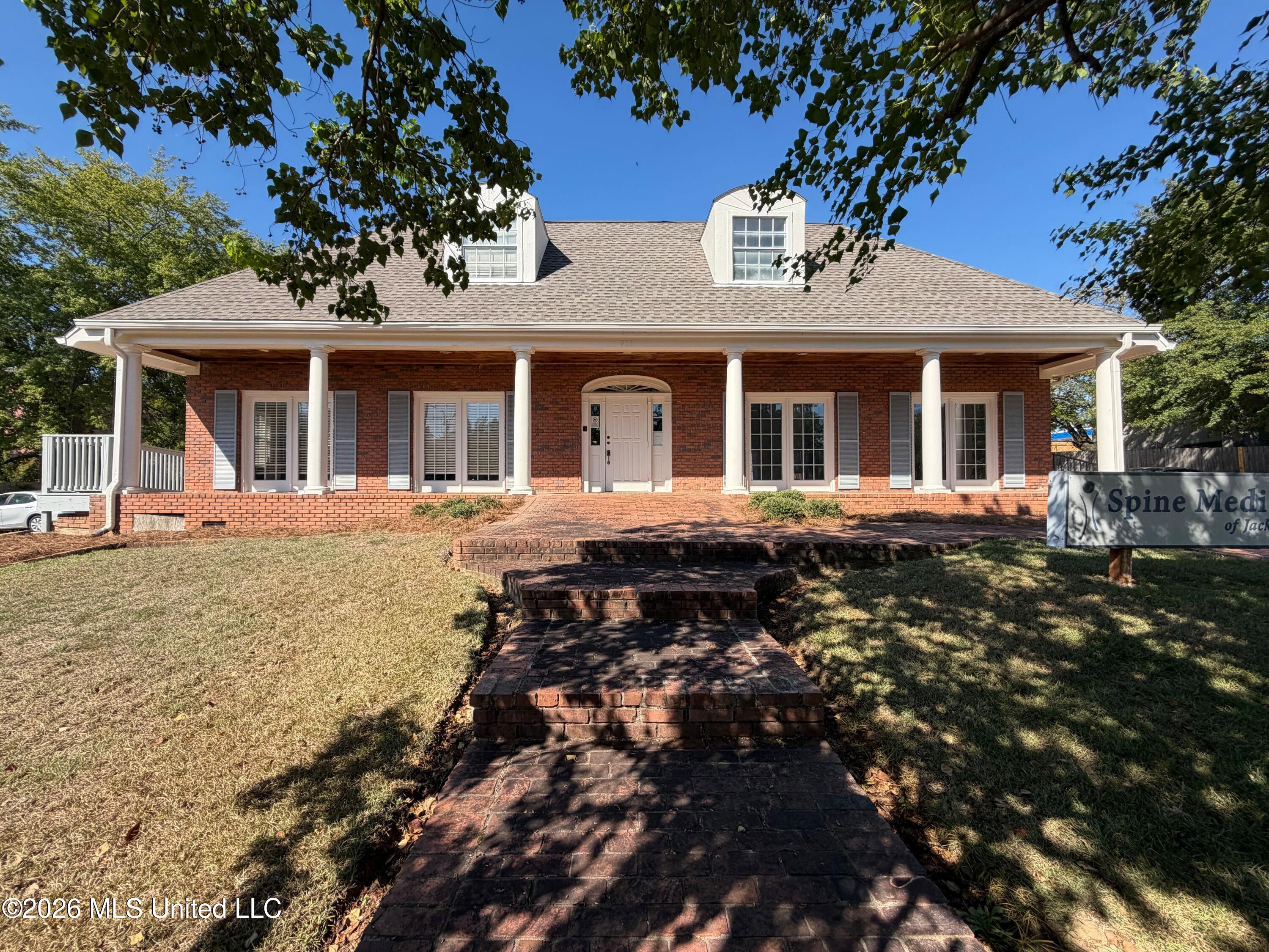953 North Street Property Photo 1