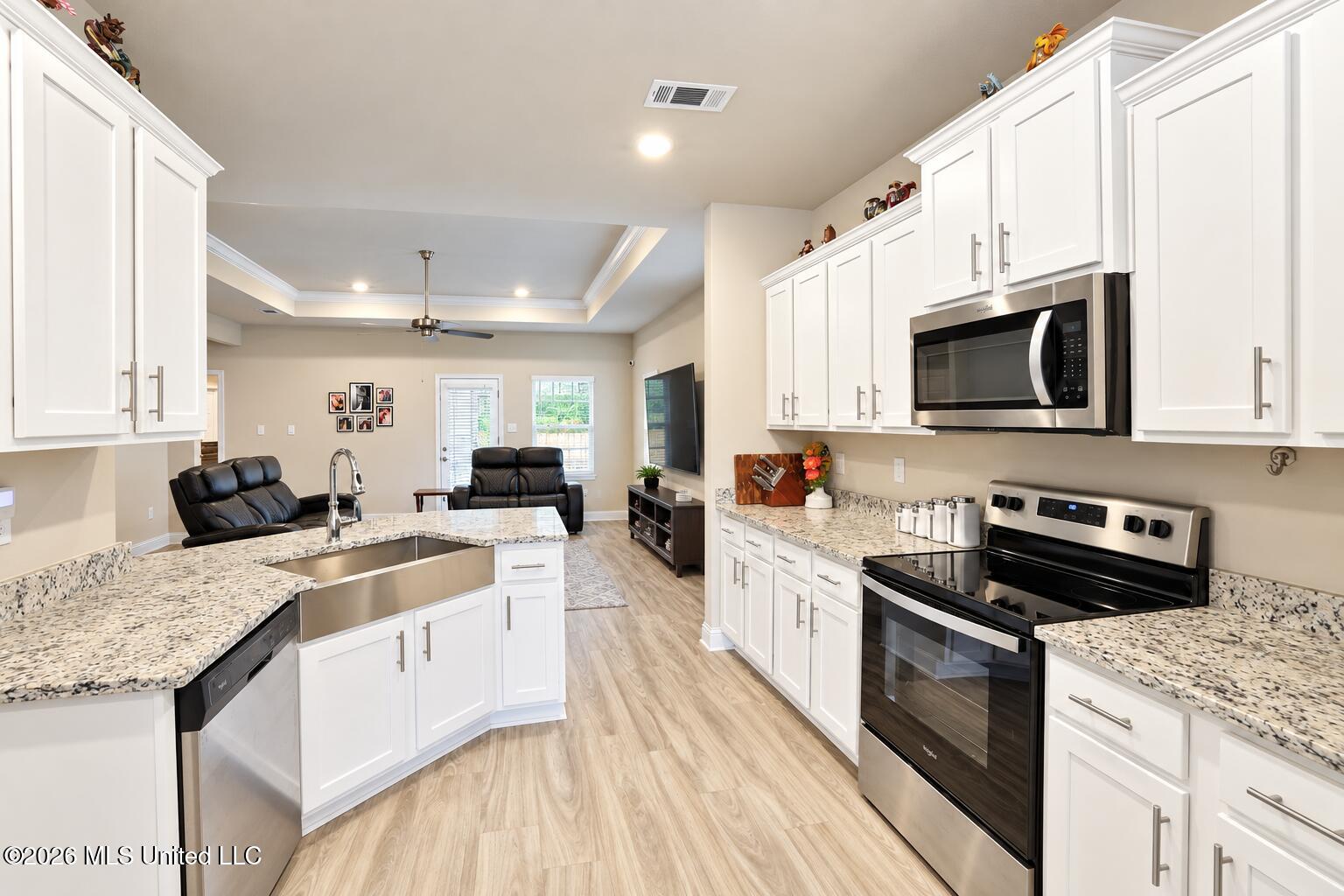 5356 Leeds Lane Property Photo 4