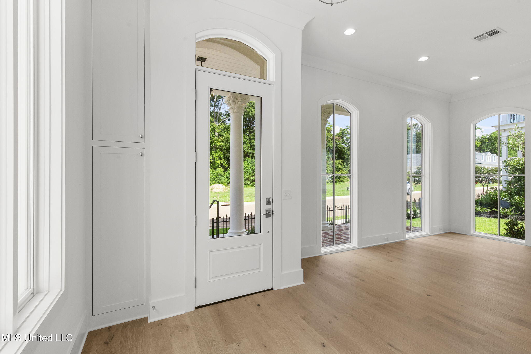 105 Prytania Street Property Photo 13