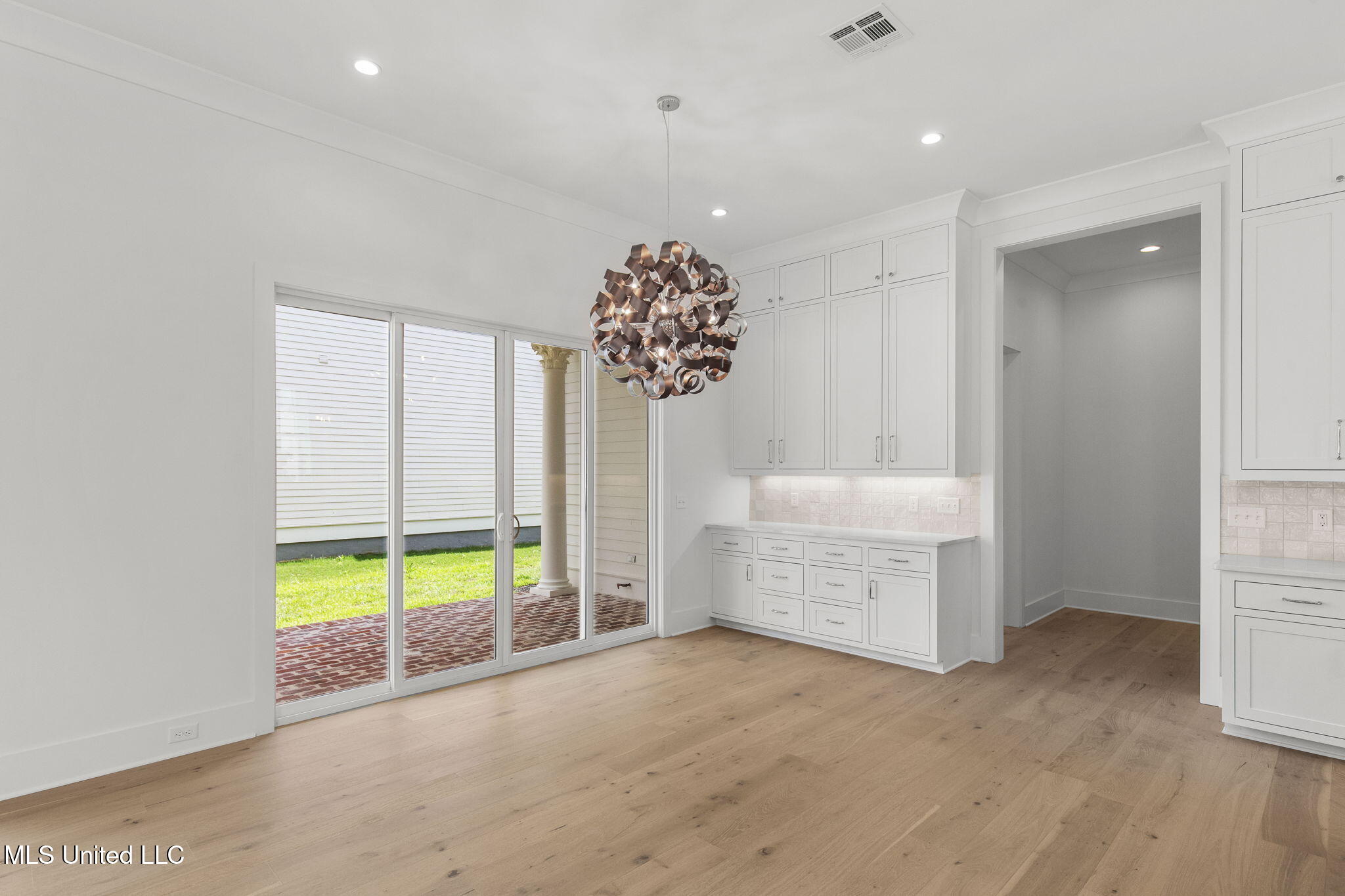 105 Prytania Street Property Photo 20