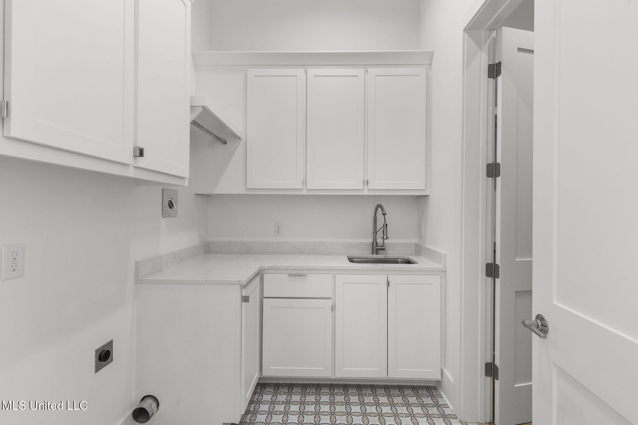 105 Prytania Street Property Photo 41