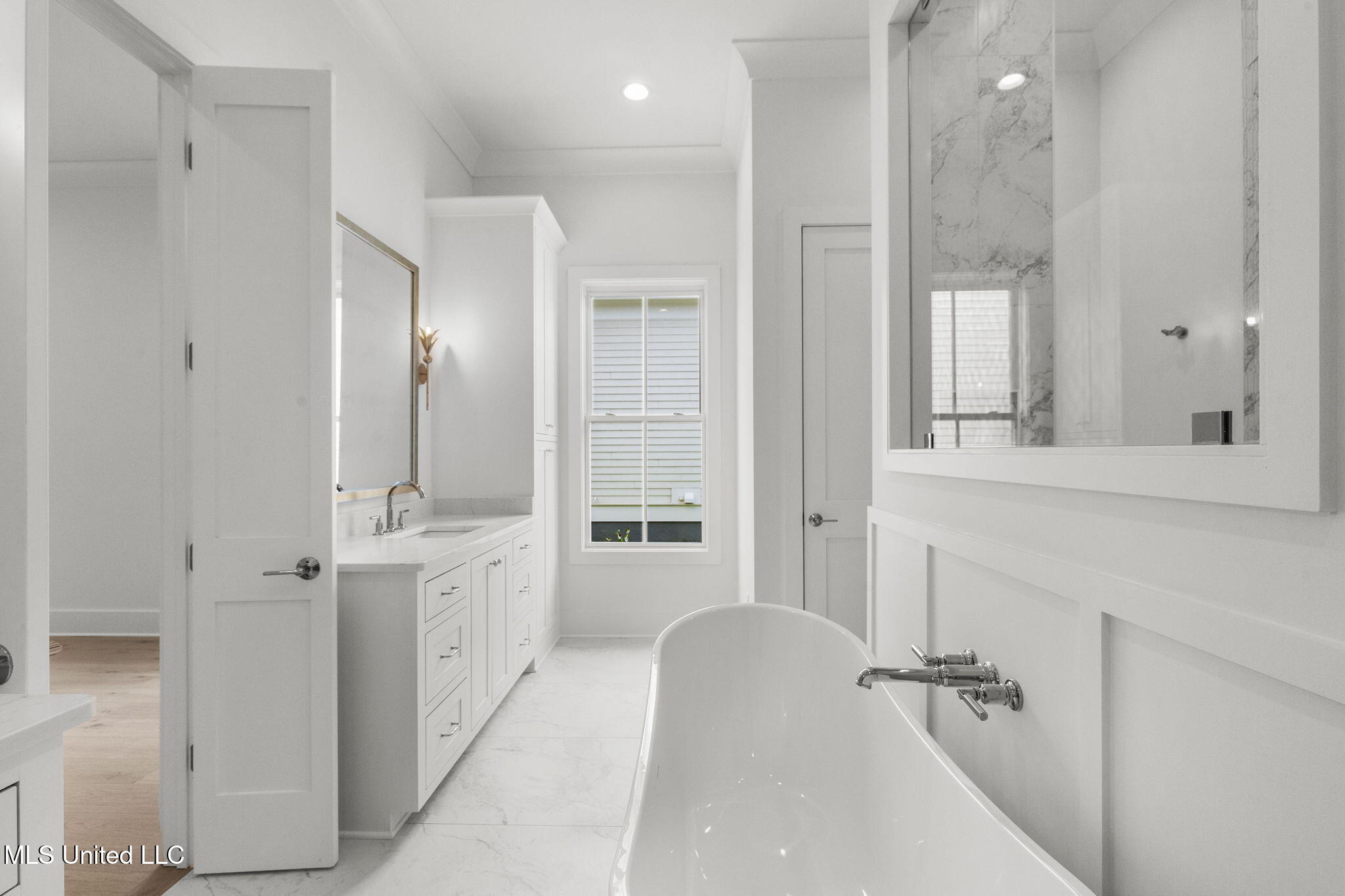 105 Prytania Street Property Photo 50
