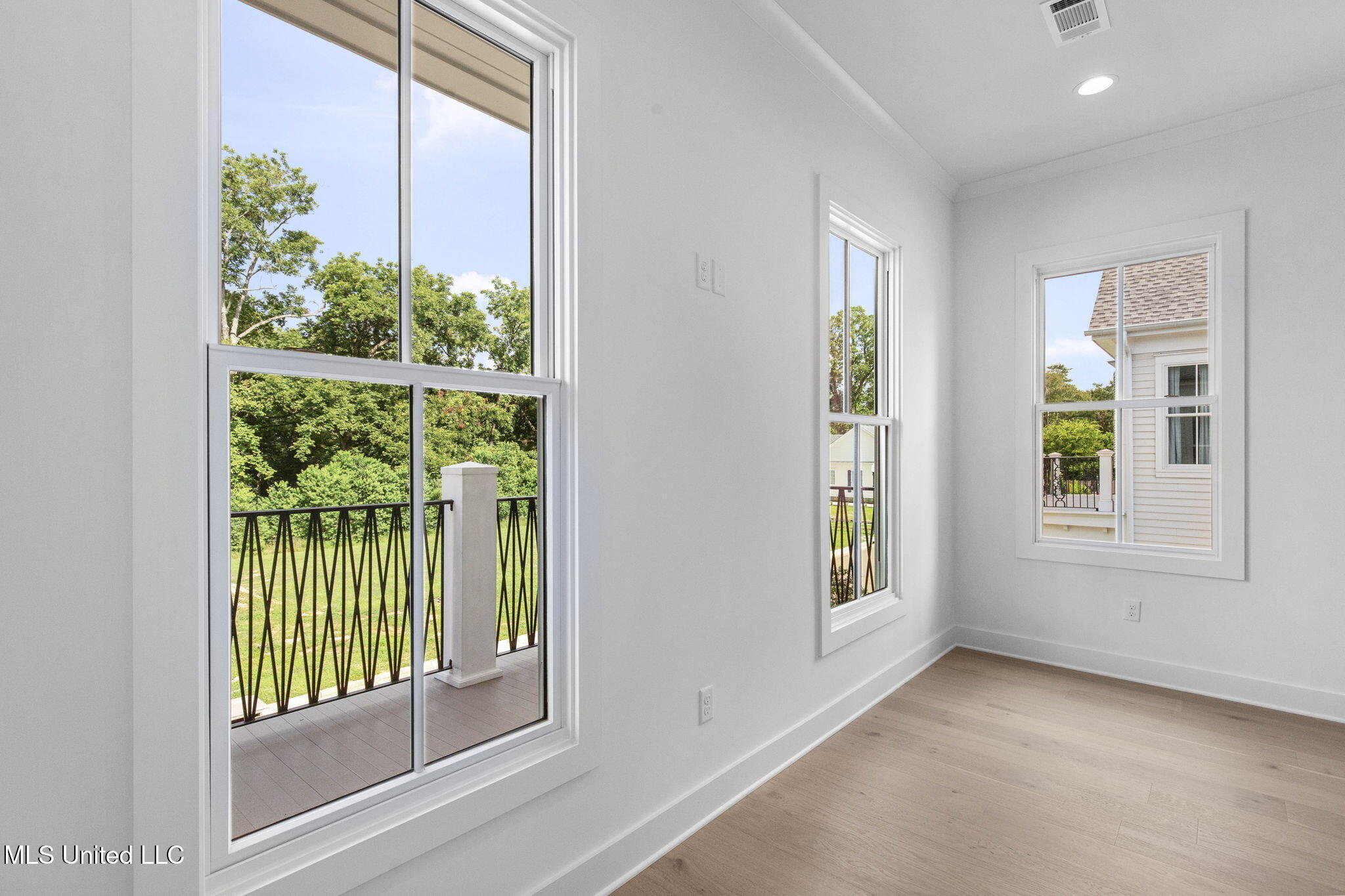 105 Prytania Street Property Photo 68