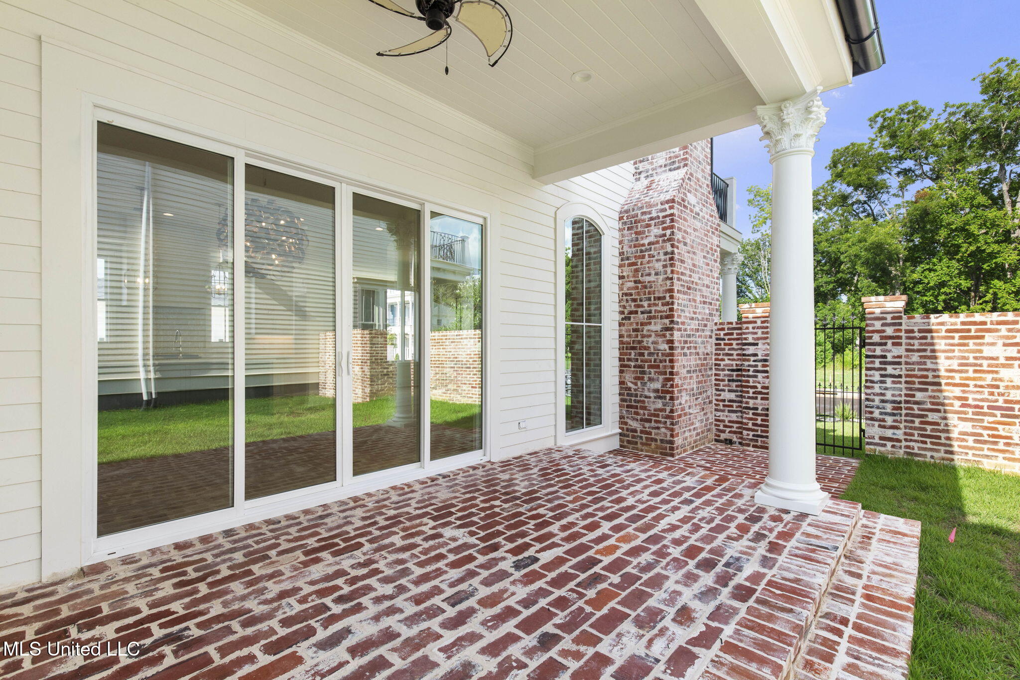 105 Prytania Street Property Photo 82