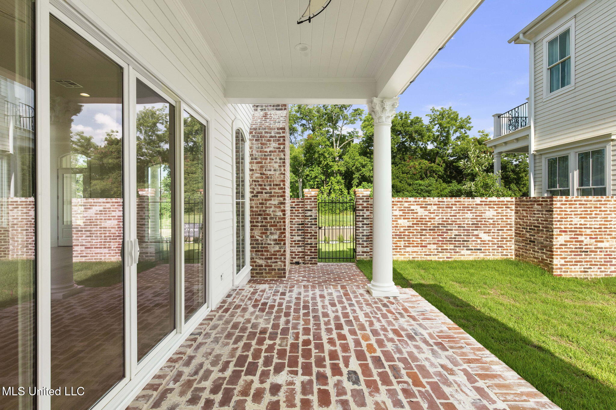 105 Prytania Street Property Photo 83