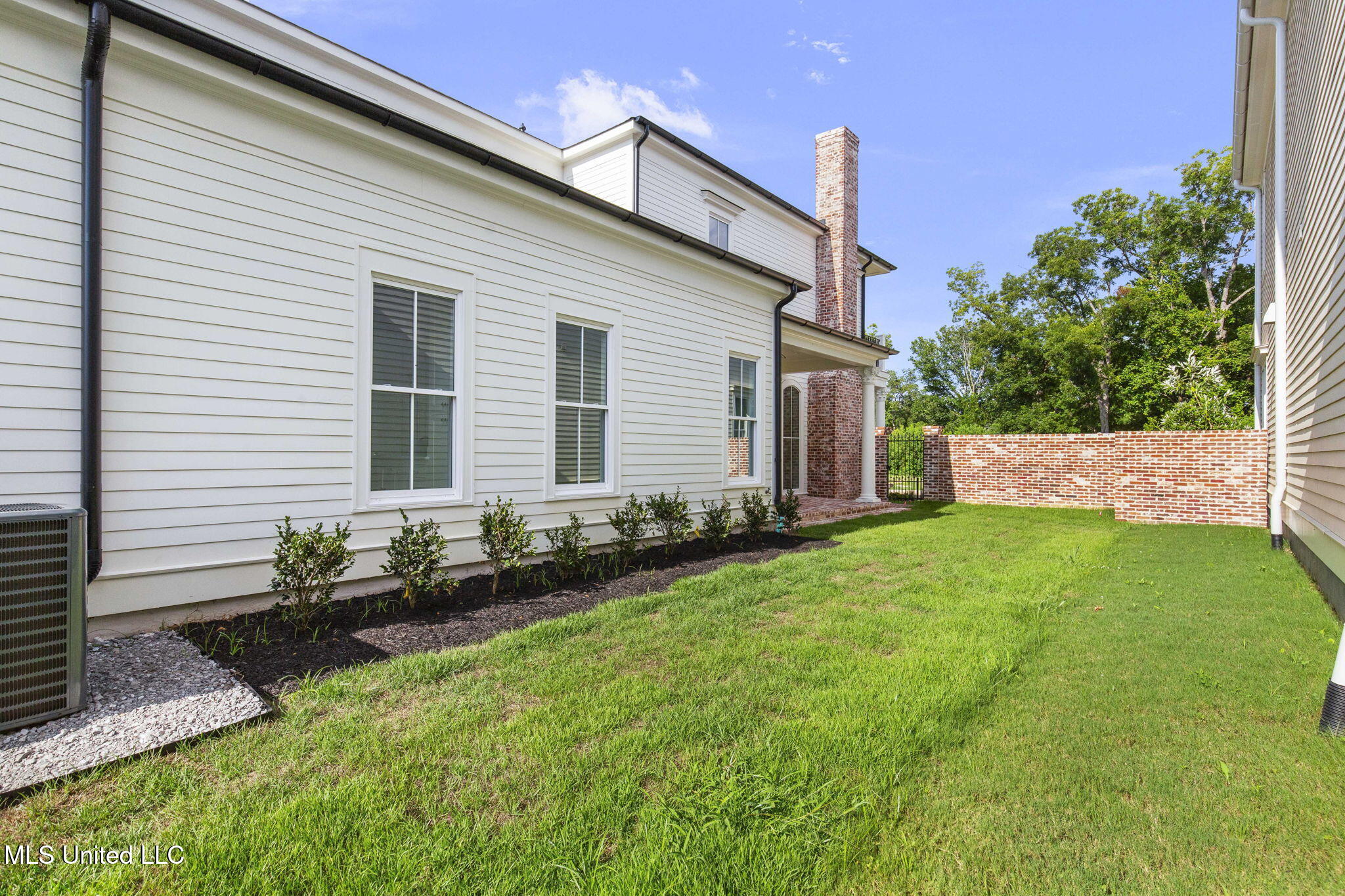 105 Prytania Street Property Photo 85