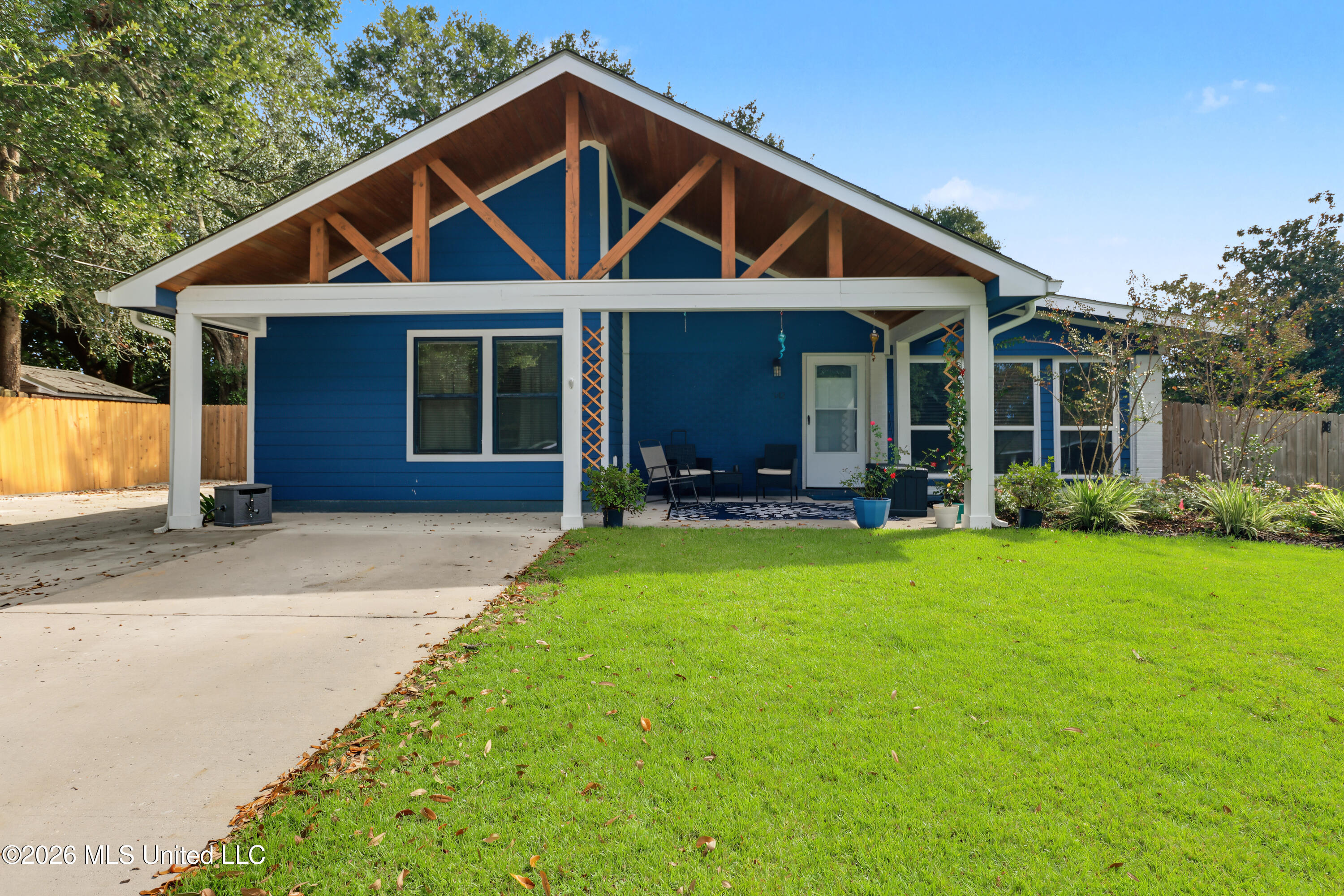 342 Rich Avenue Property Photo 1