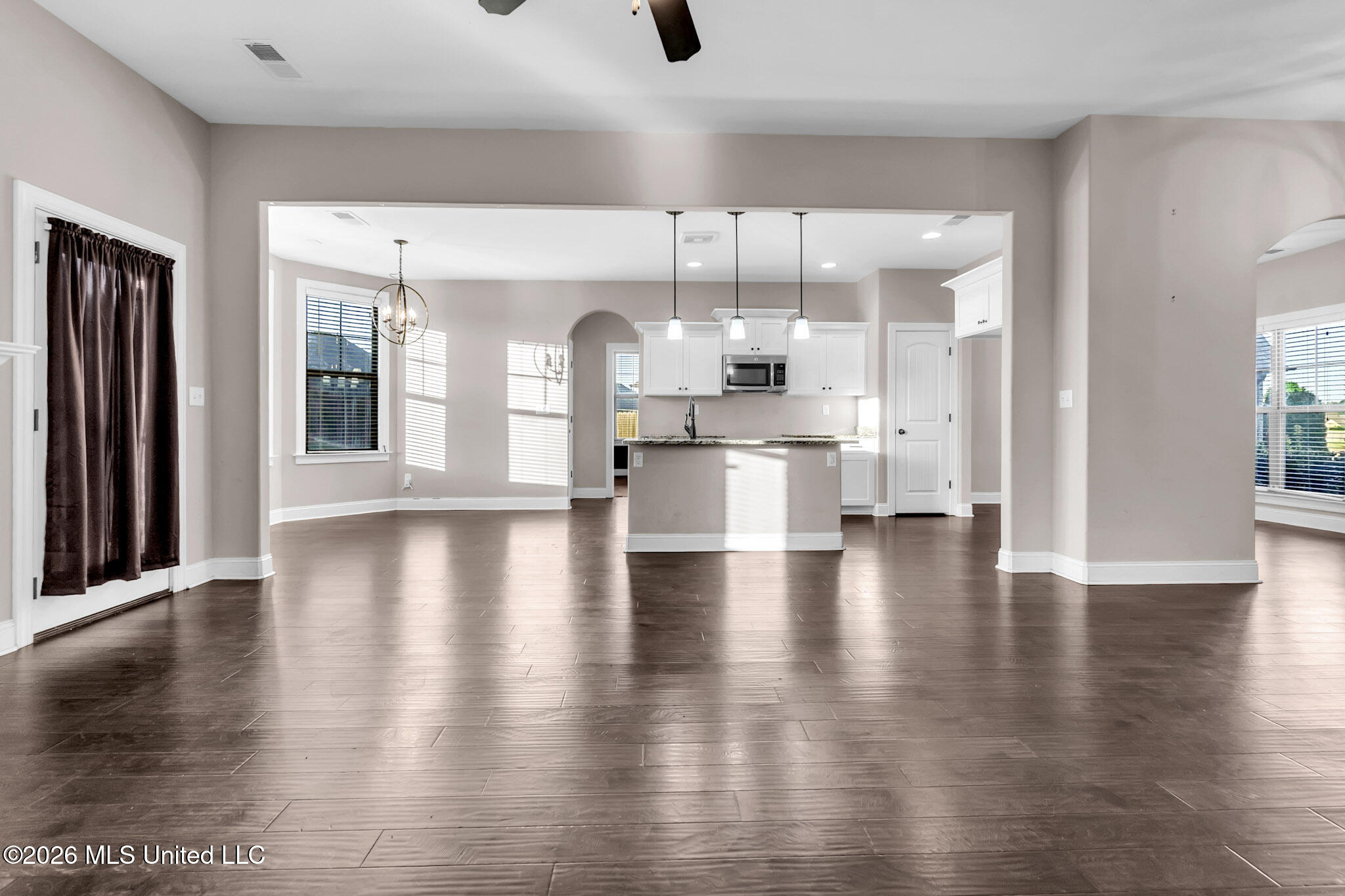 2568 Summer Knoll Drive Property Photo 4