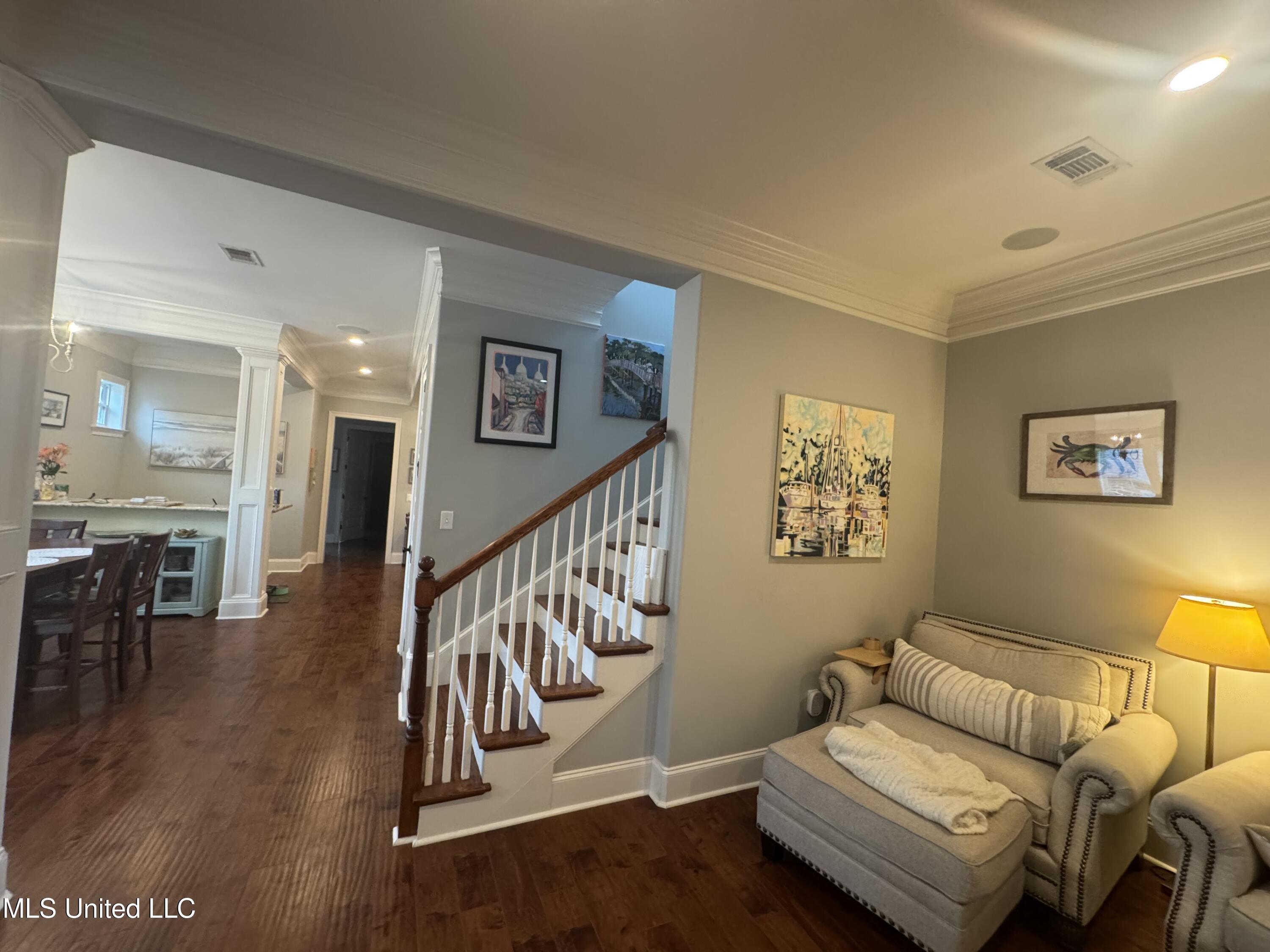 12682 Amory Avenue Property Photo 8