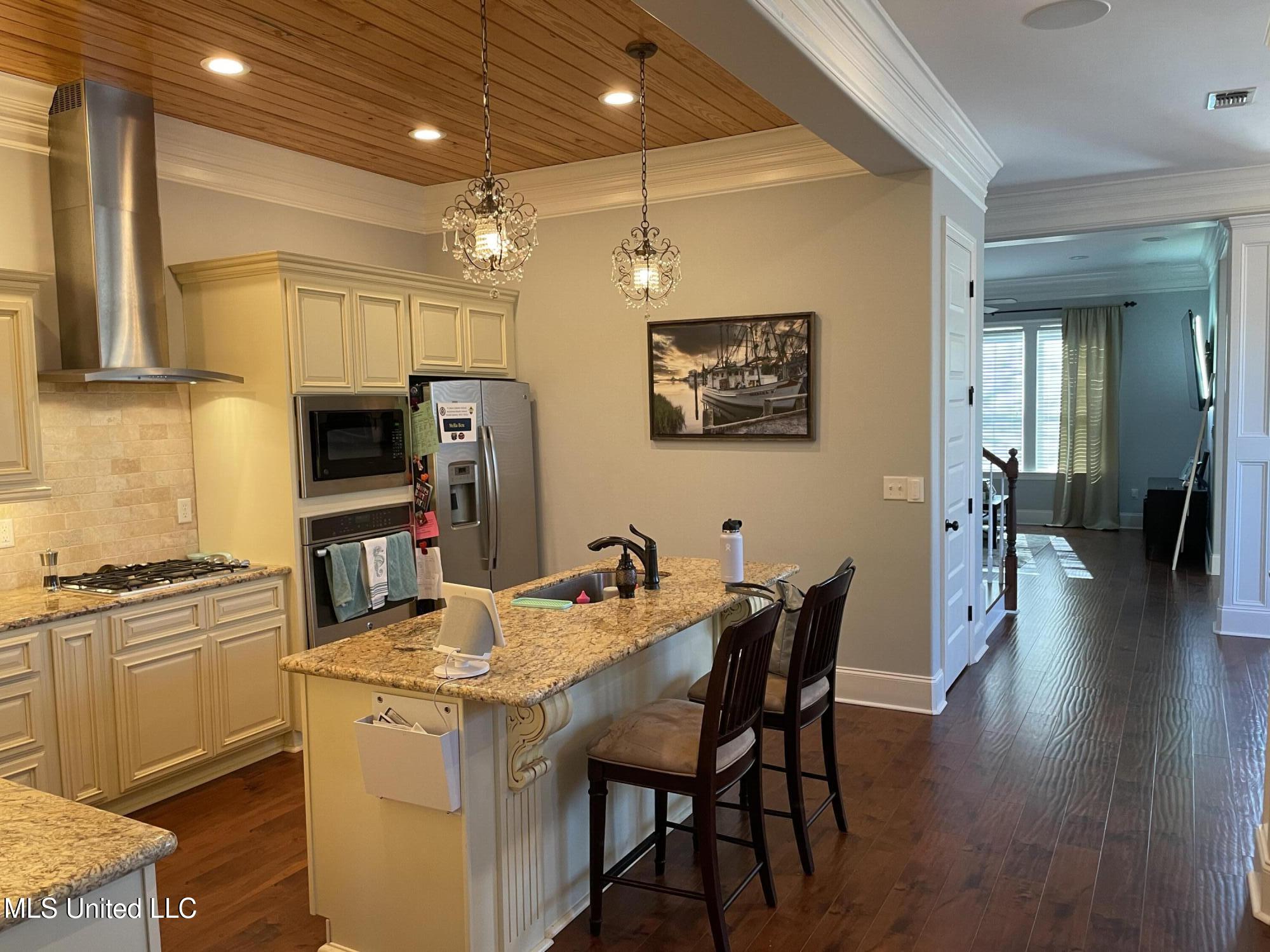 12682 Amory Avenue Property Photo 14