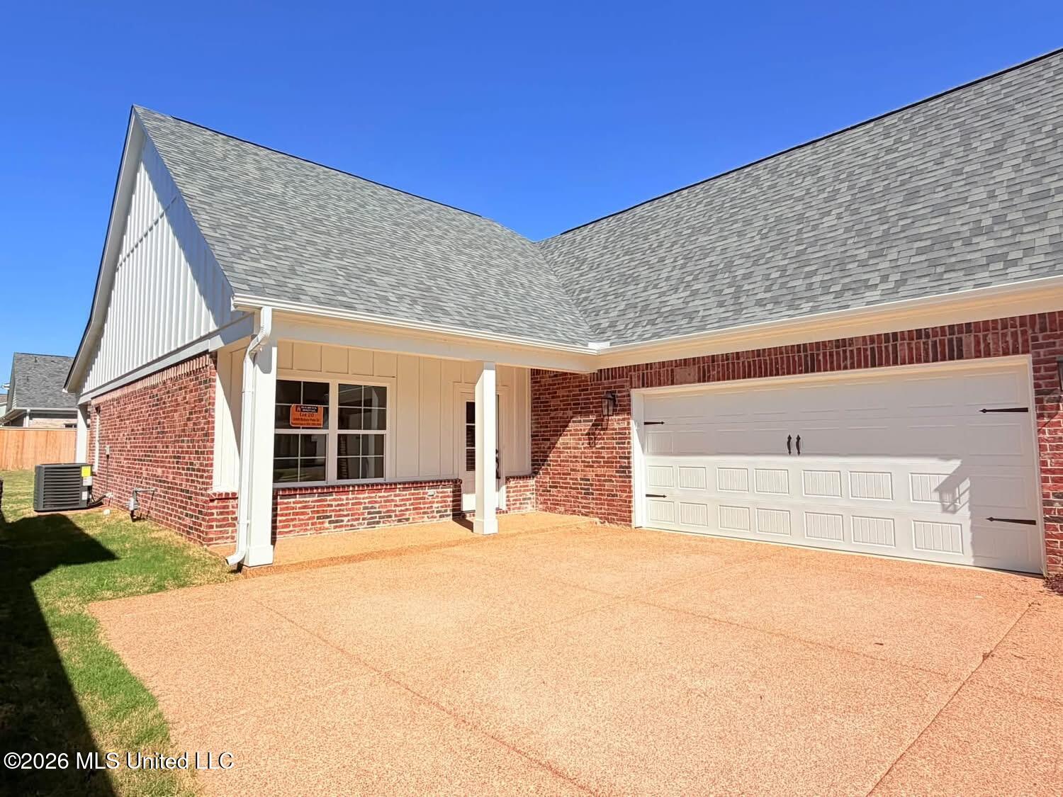 6068 Hickory Point Drive Property Photo 4