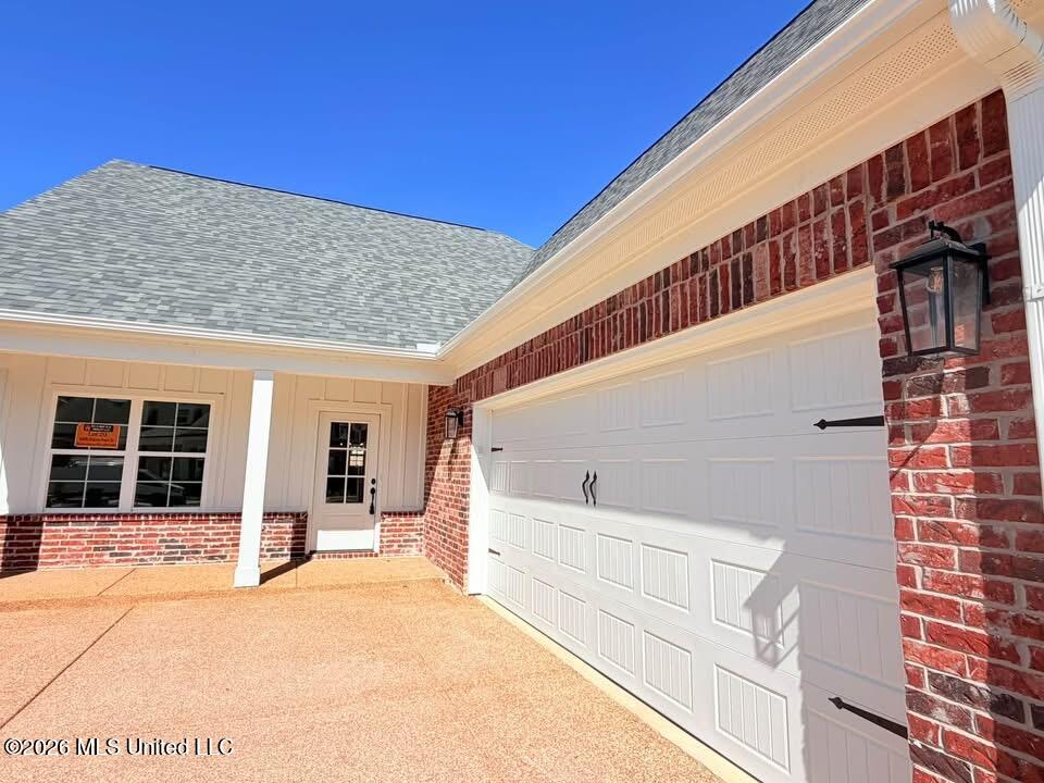 6068 Hickory Point Drive Property Photo 5