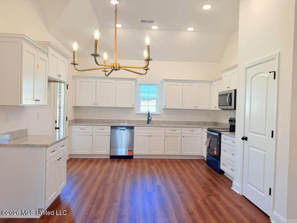 6068 Hickory Point Drive Property Photo 6