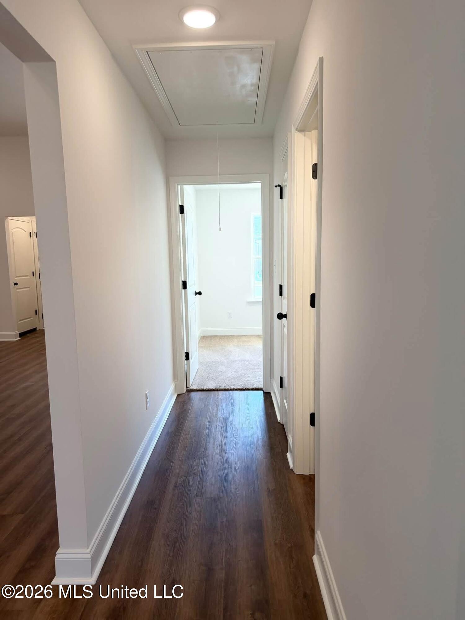 6068 Hickory Point Drive Property Photo 14