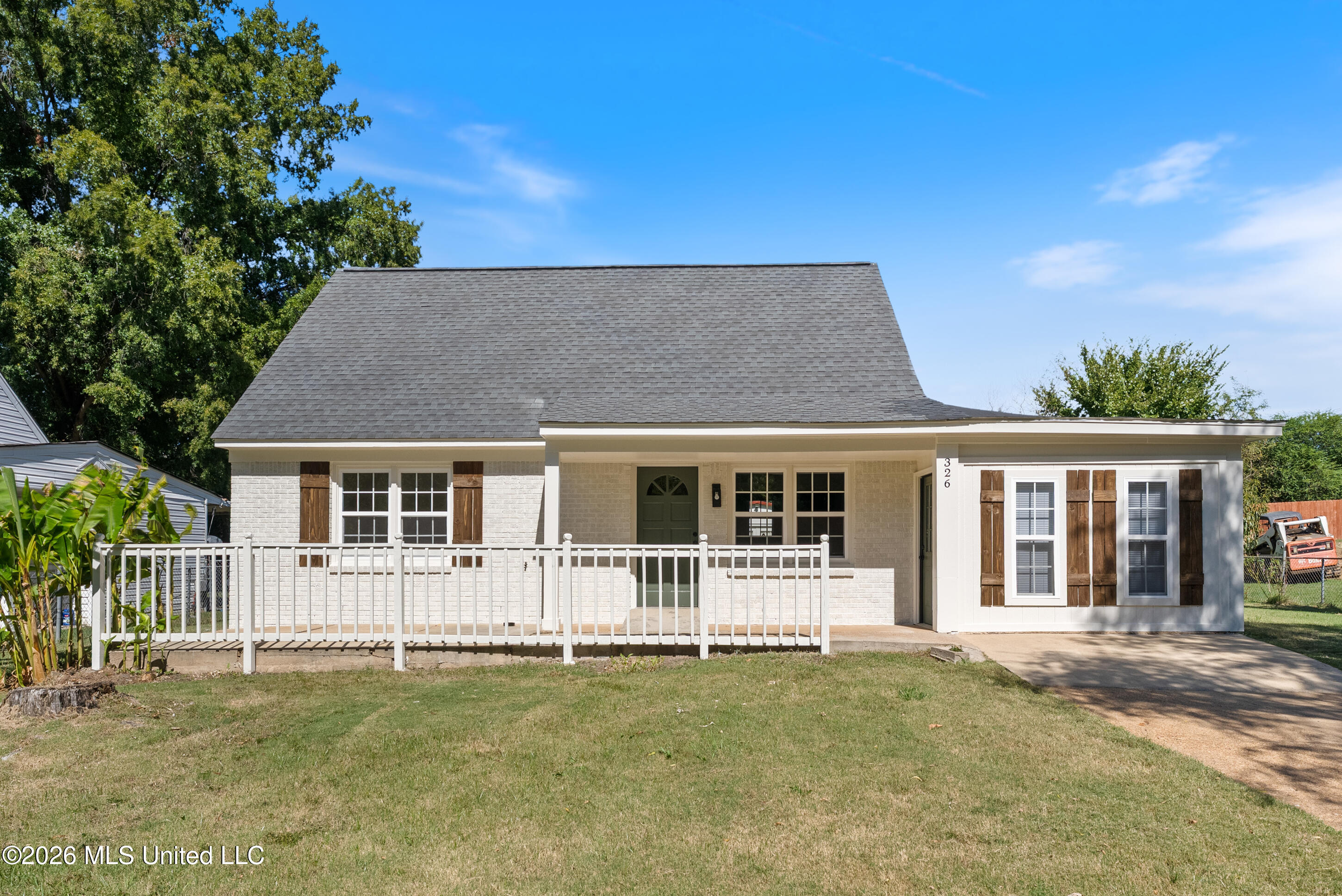 326 Hillbrook Drive Property Photo 2