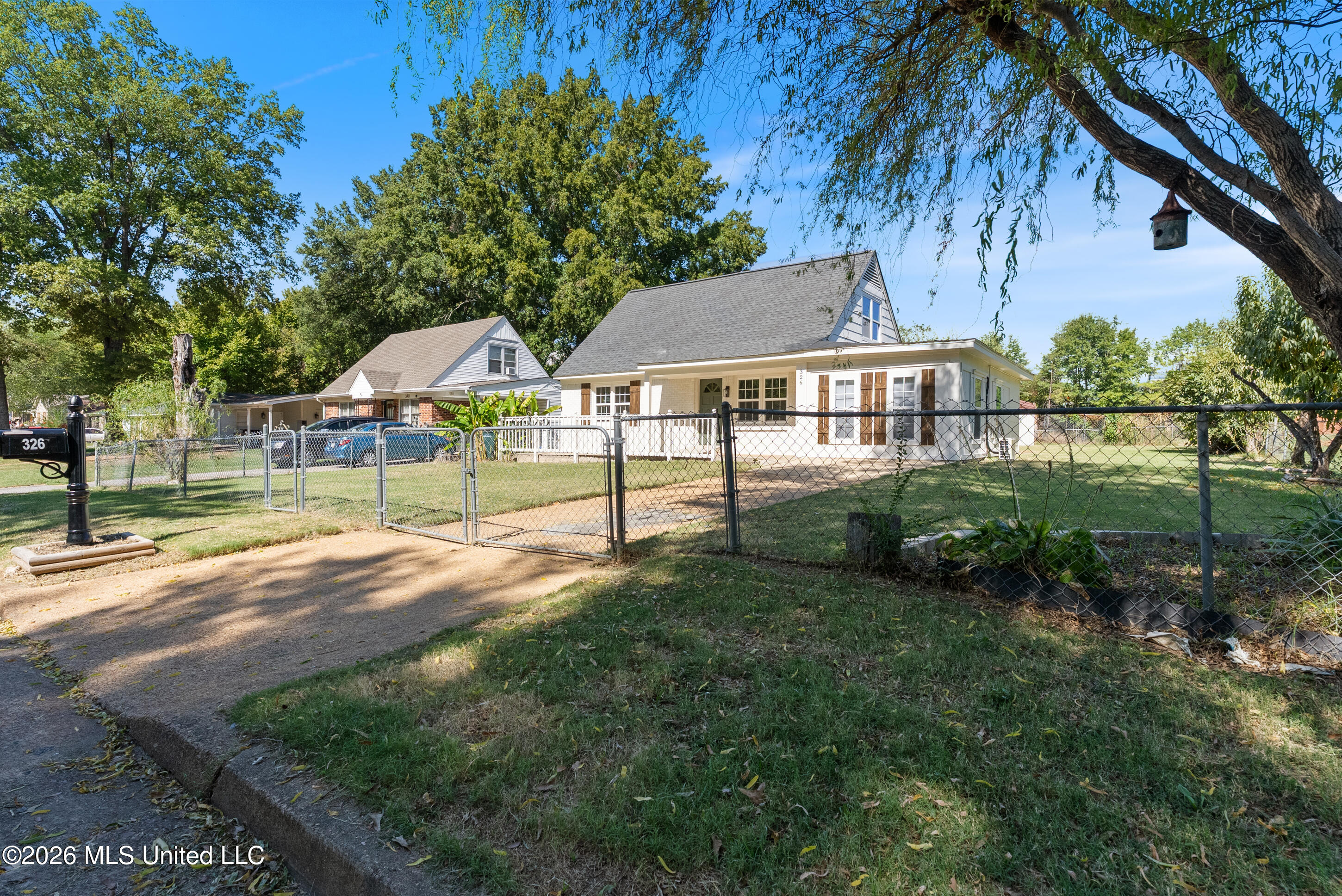 326 Hillbrook Drive Property Photo 7