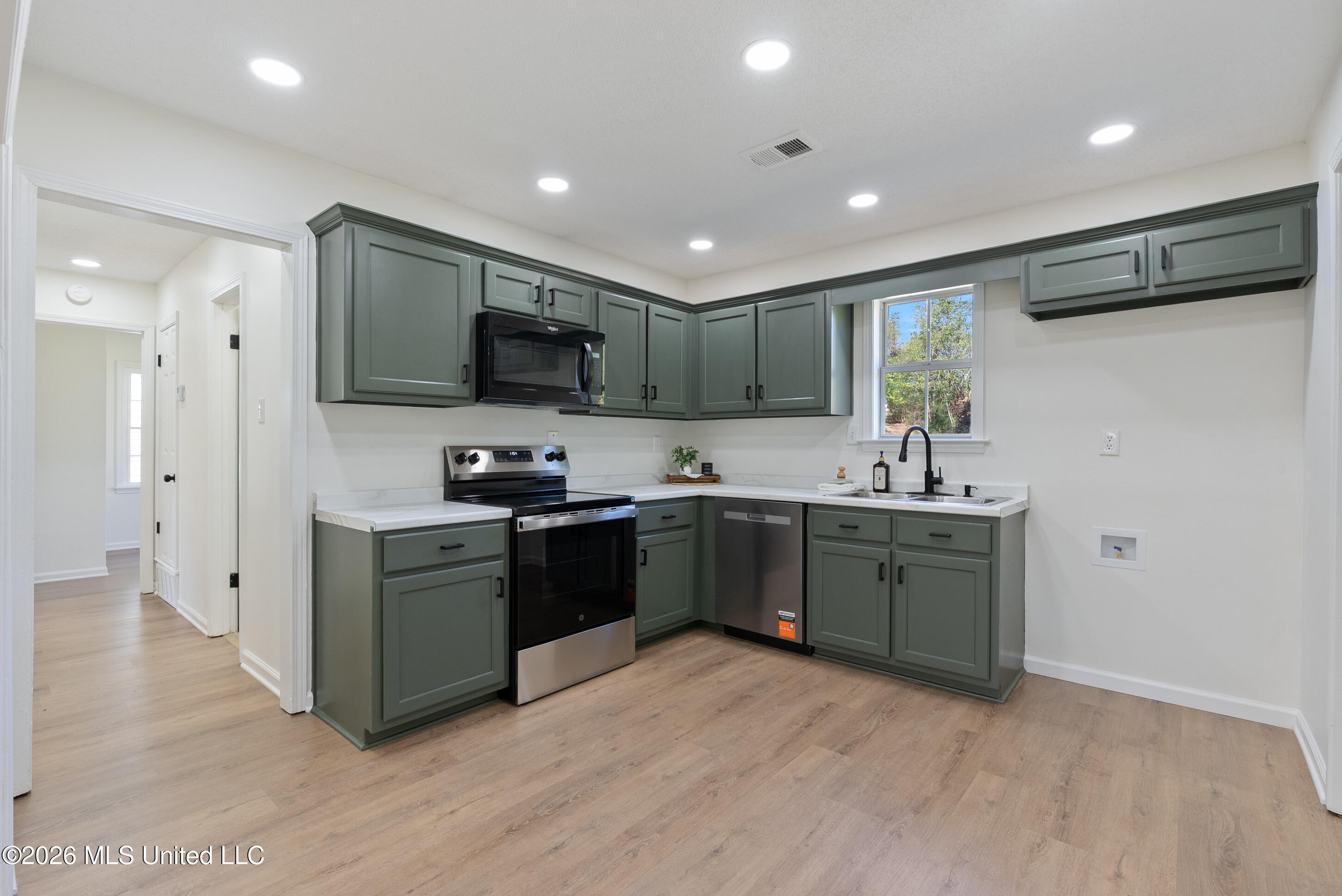 326 Hillbrook Drive Property Photo 12