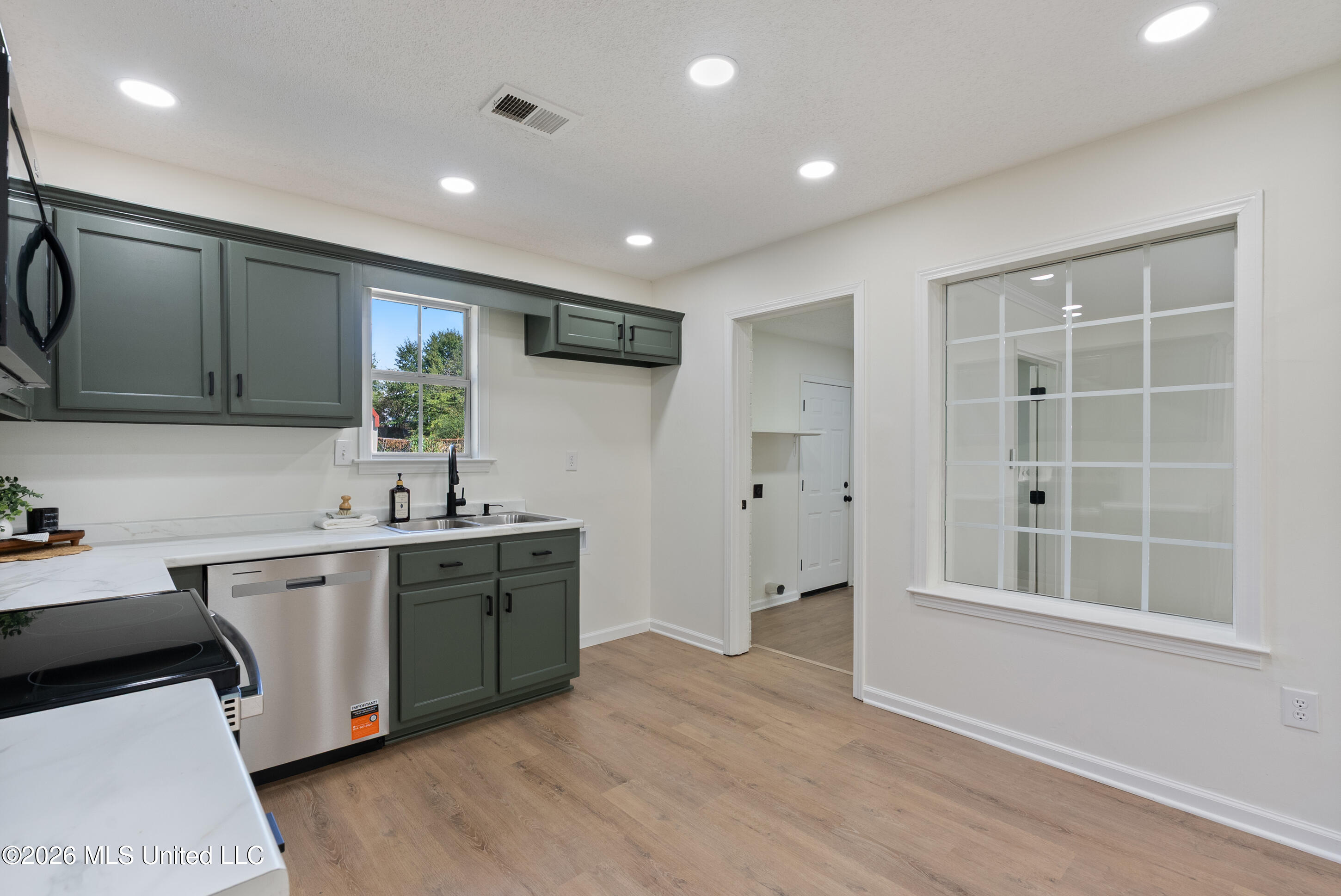 326 Hillbrook Drive Property Photo 15