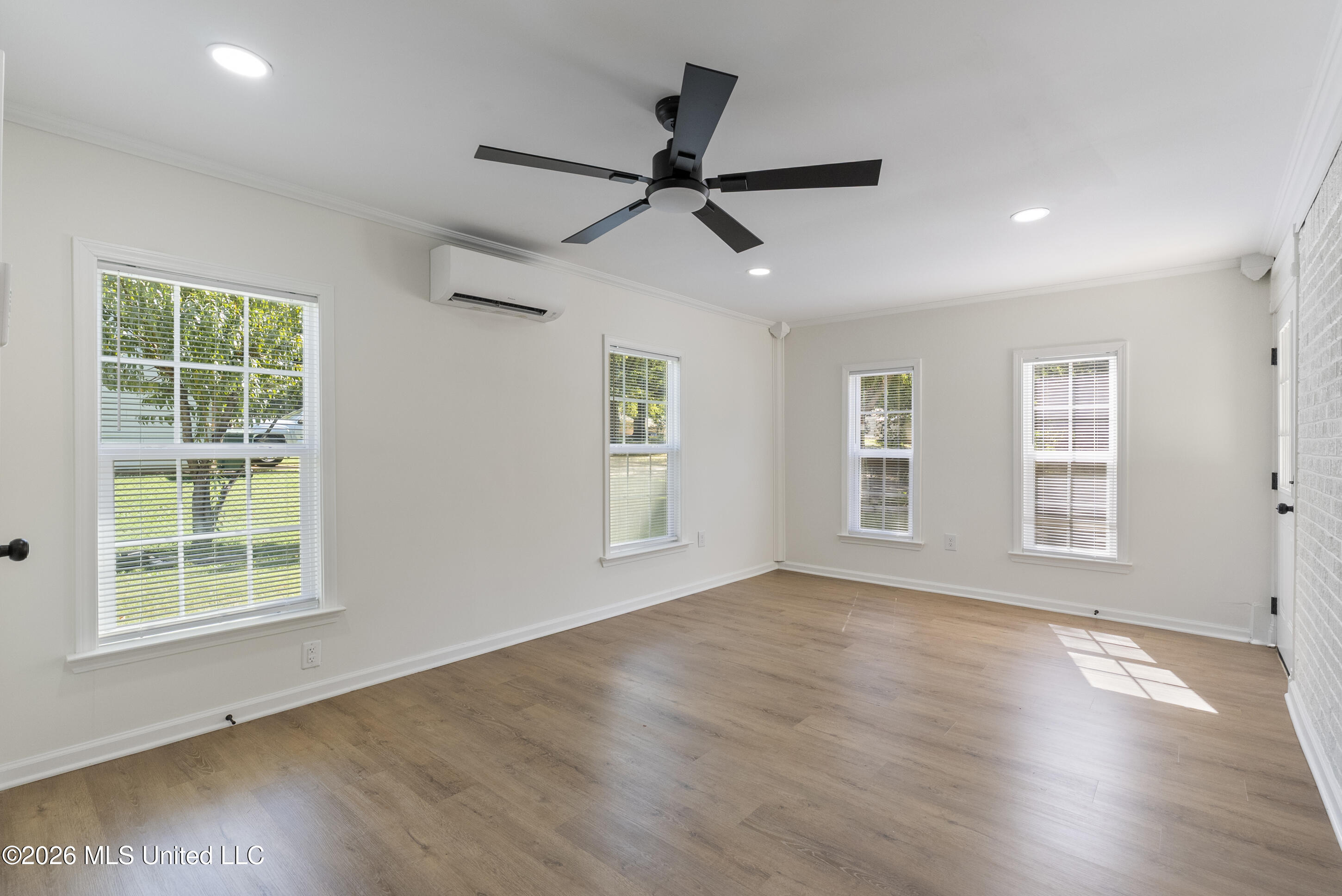 326 Hillbrook Drive Property Photo 18