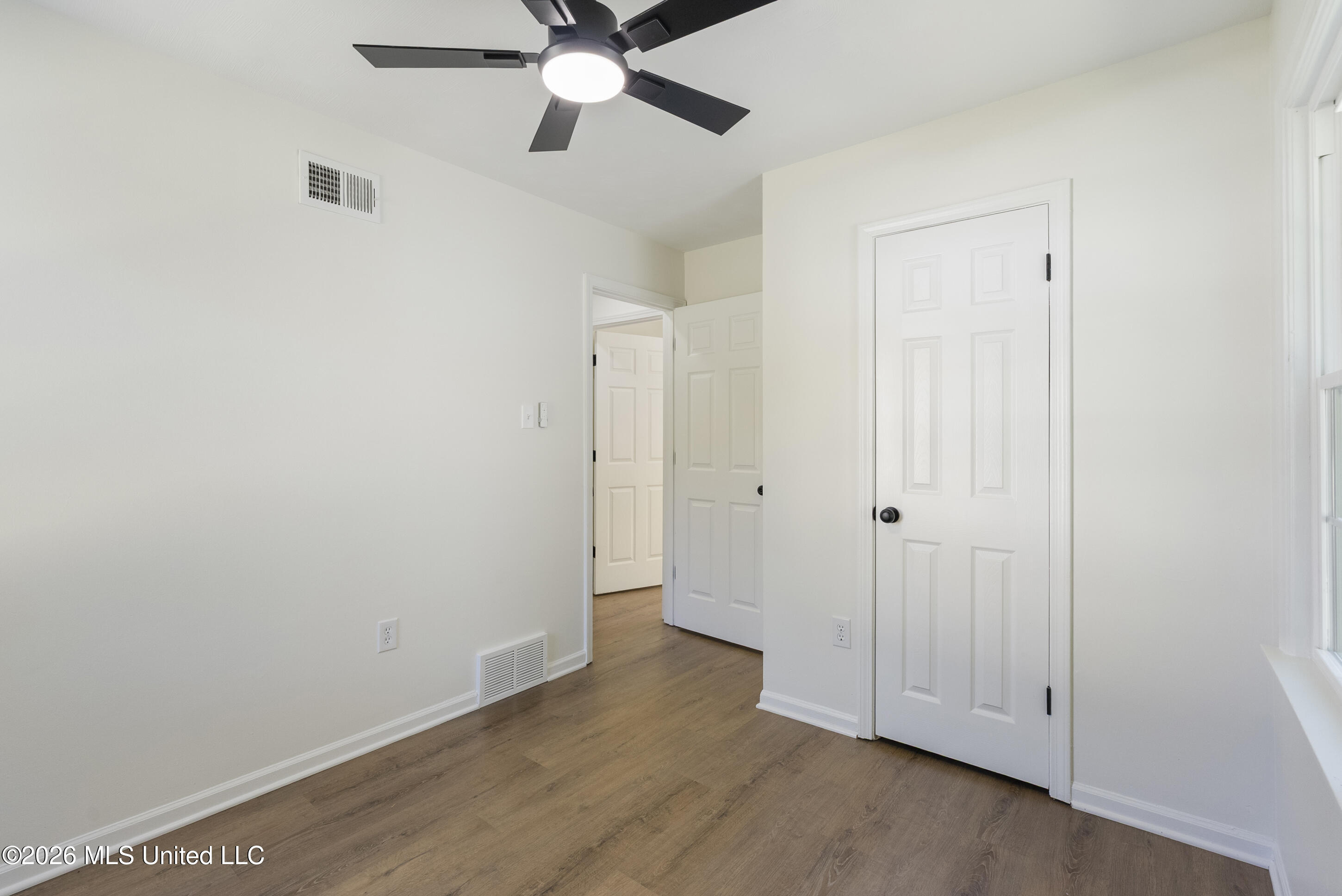 326 Hillbrook Drive Property Photo 23