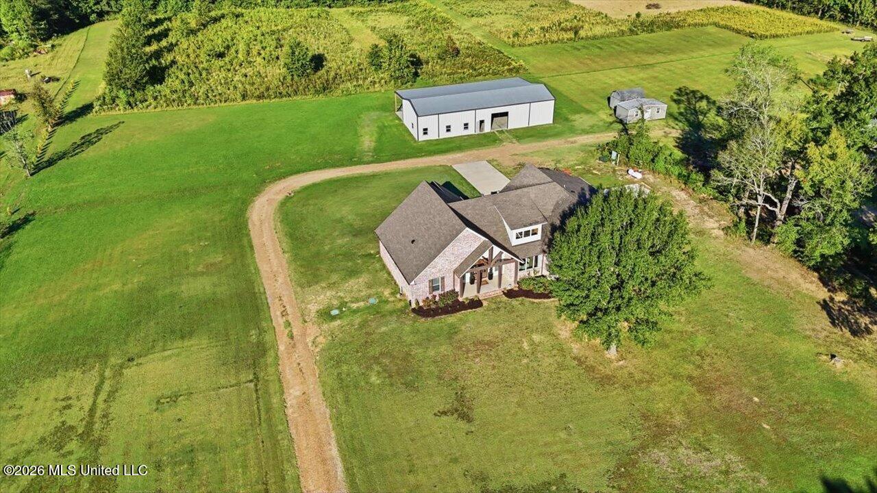 697 Little Big Mound Road Property Photo 3