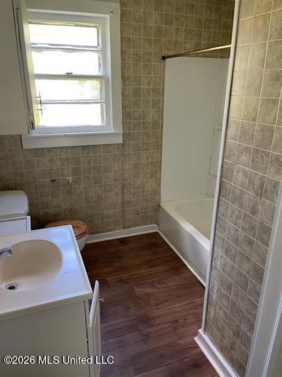 119 S Canal Street Property Photo 5