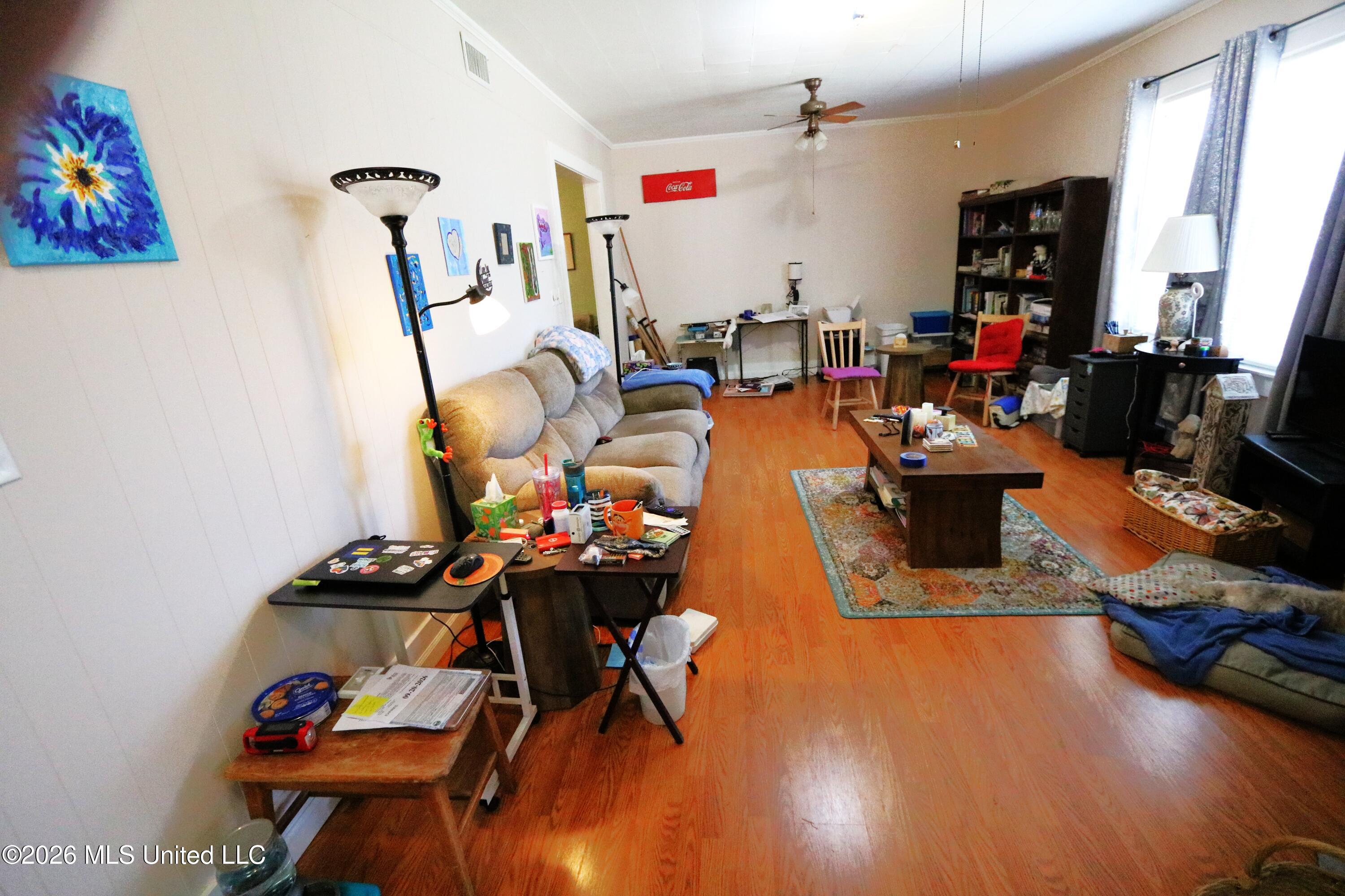 513 W 16th Street Property Photo 9