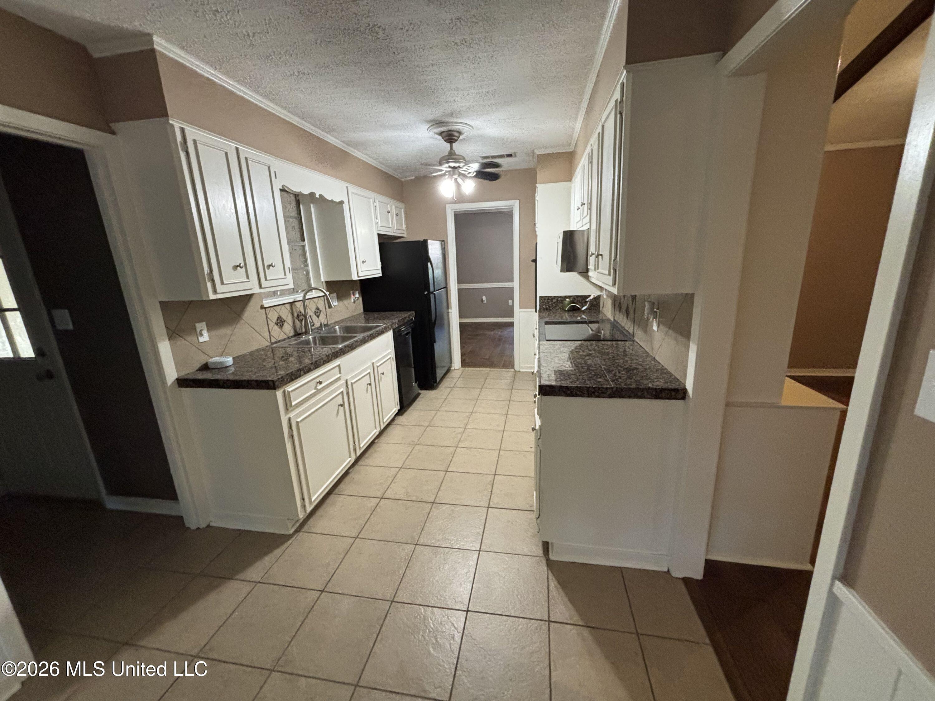 116 Woodgate Drive Property Photo 3