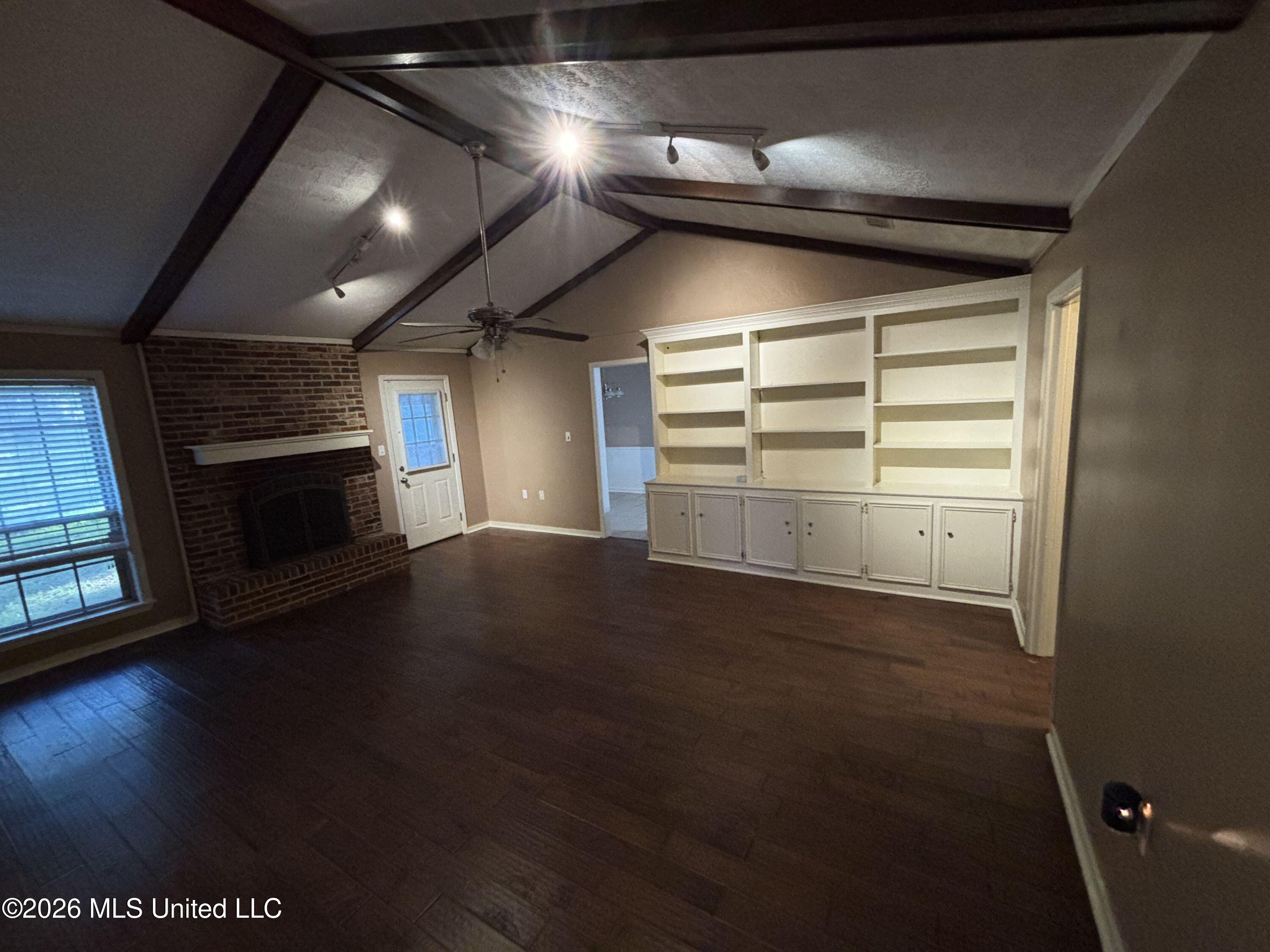 116 Woodgate Drive Property Photo 6