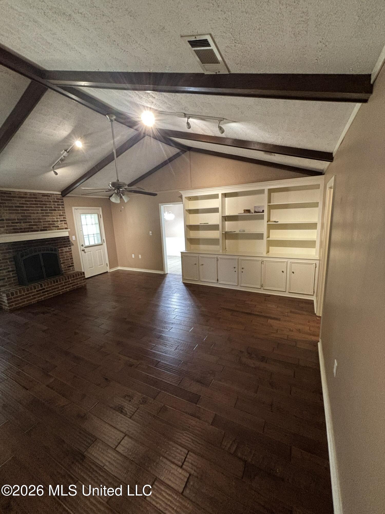 116 Woodgate Drive Property Photo 7