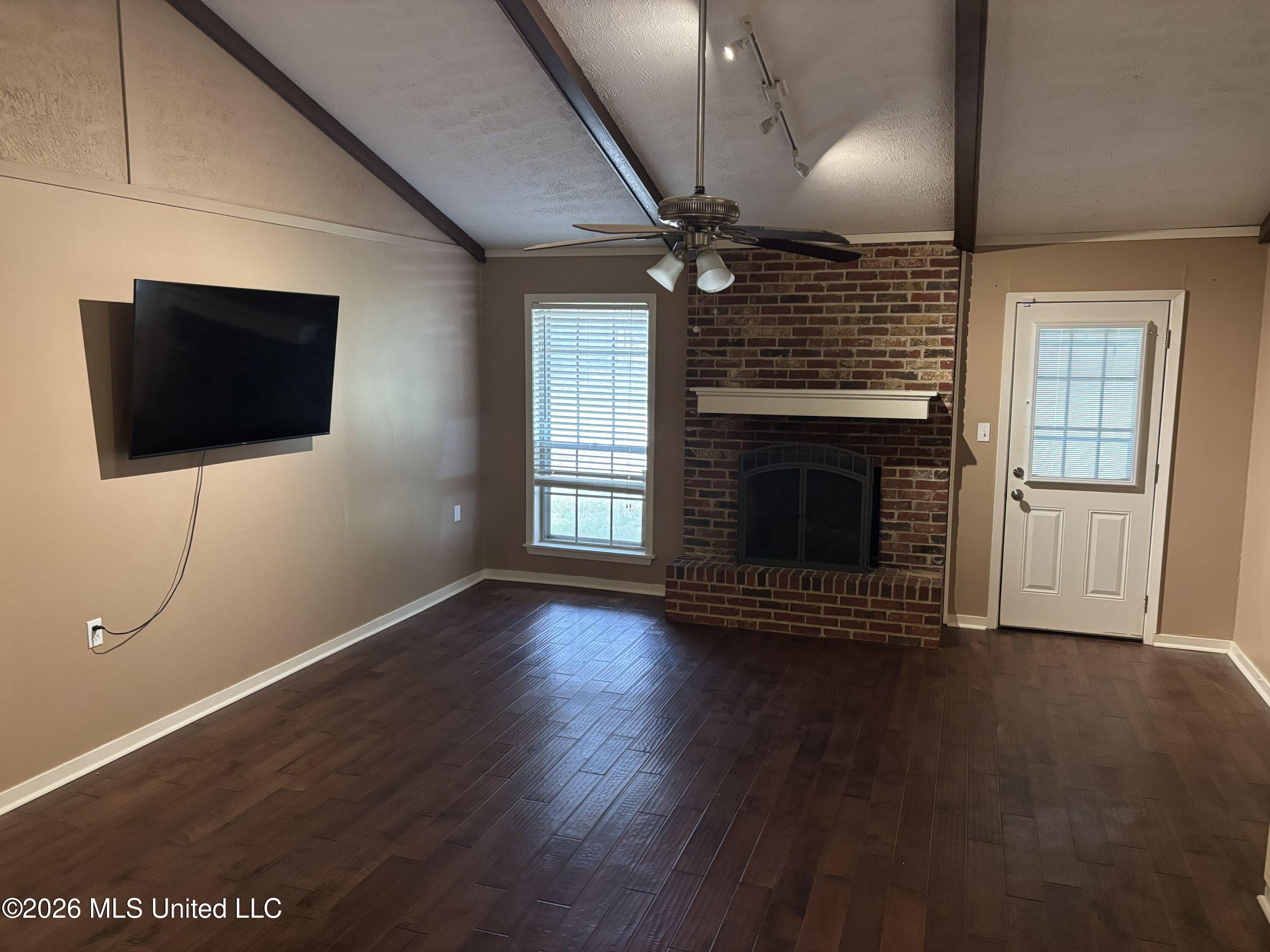 116 Woodgate Drive Property Photo 8