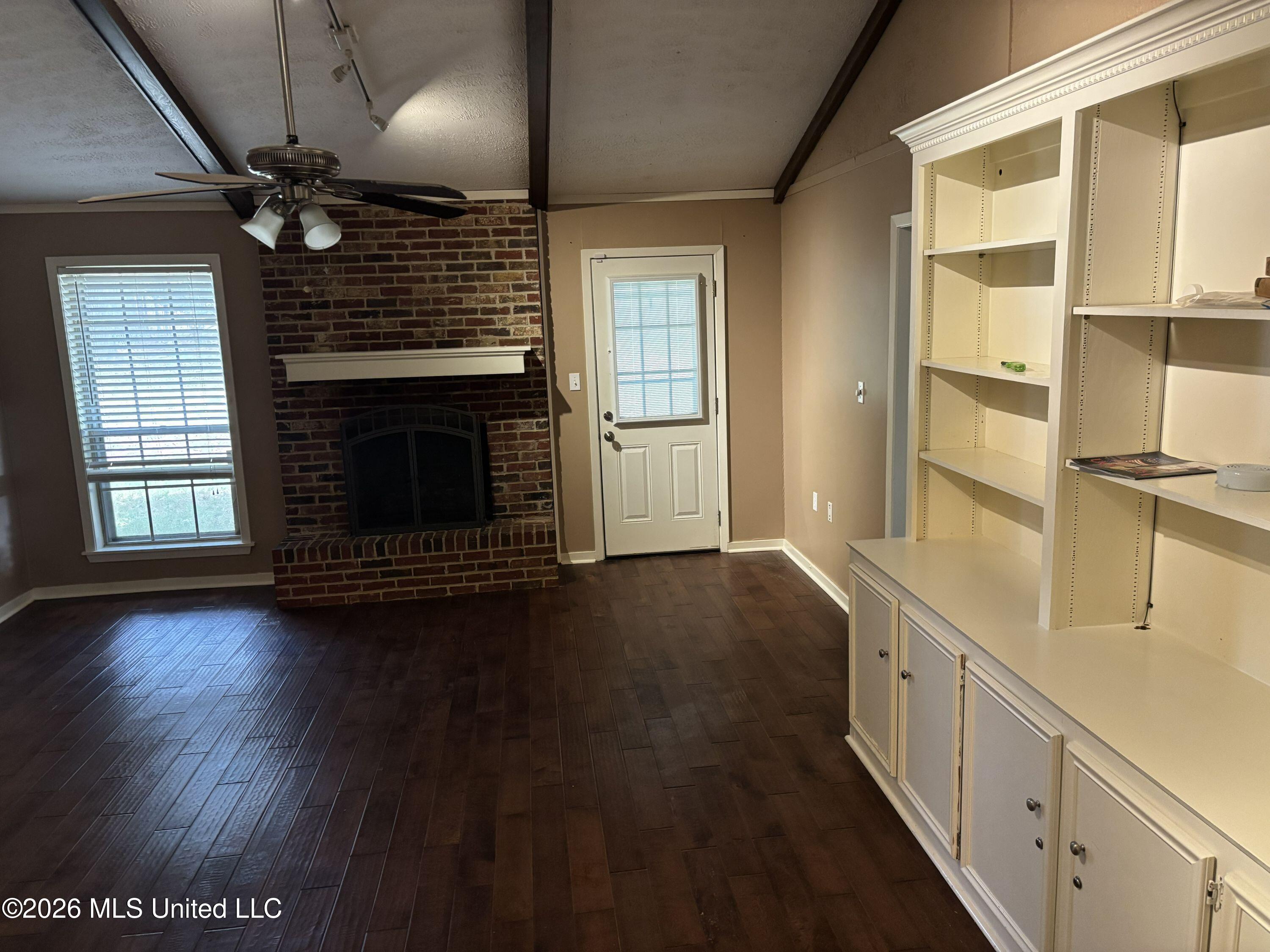 116 Woodgate Drive Property Photo 9