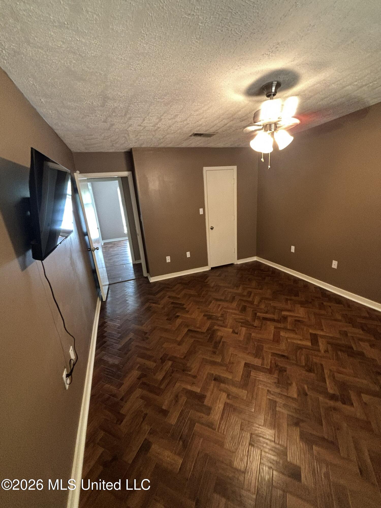 116 Woodgate Drive Property Photo 17