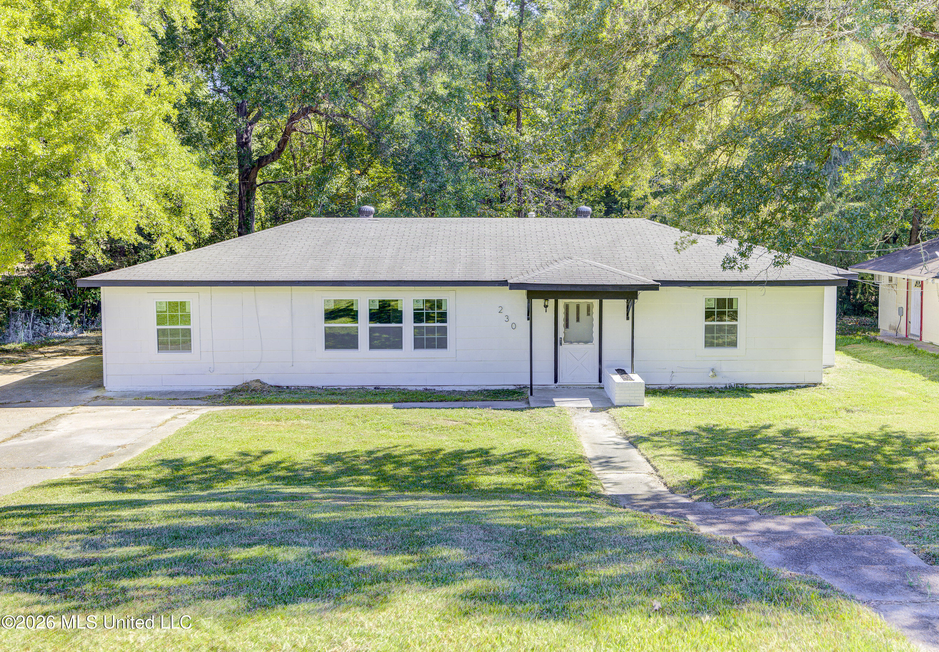 230 Hillside Drive Property Photo 1