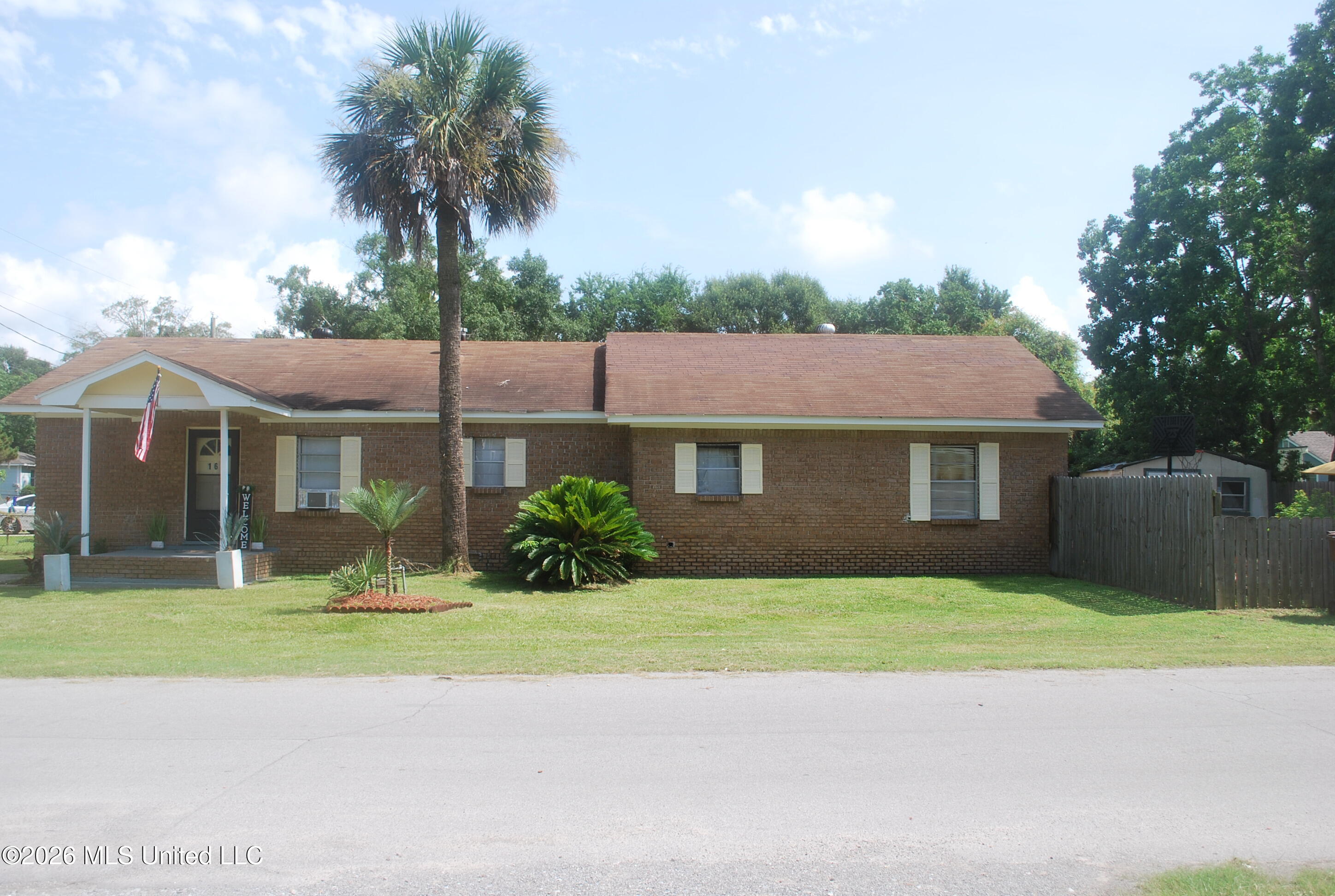 168 Dahlia Street Property Photo 1