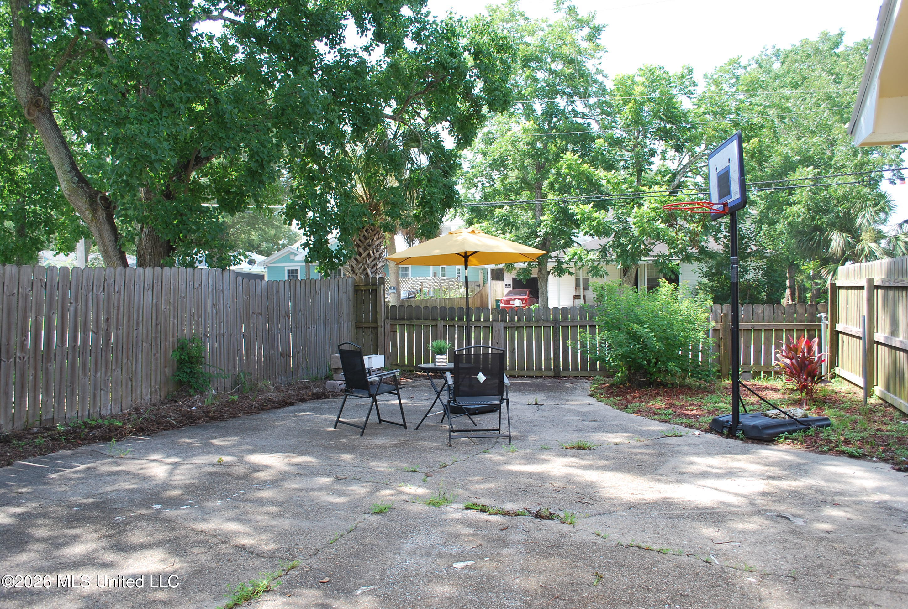 168 Dahlia Street Property Photo 11