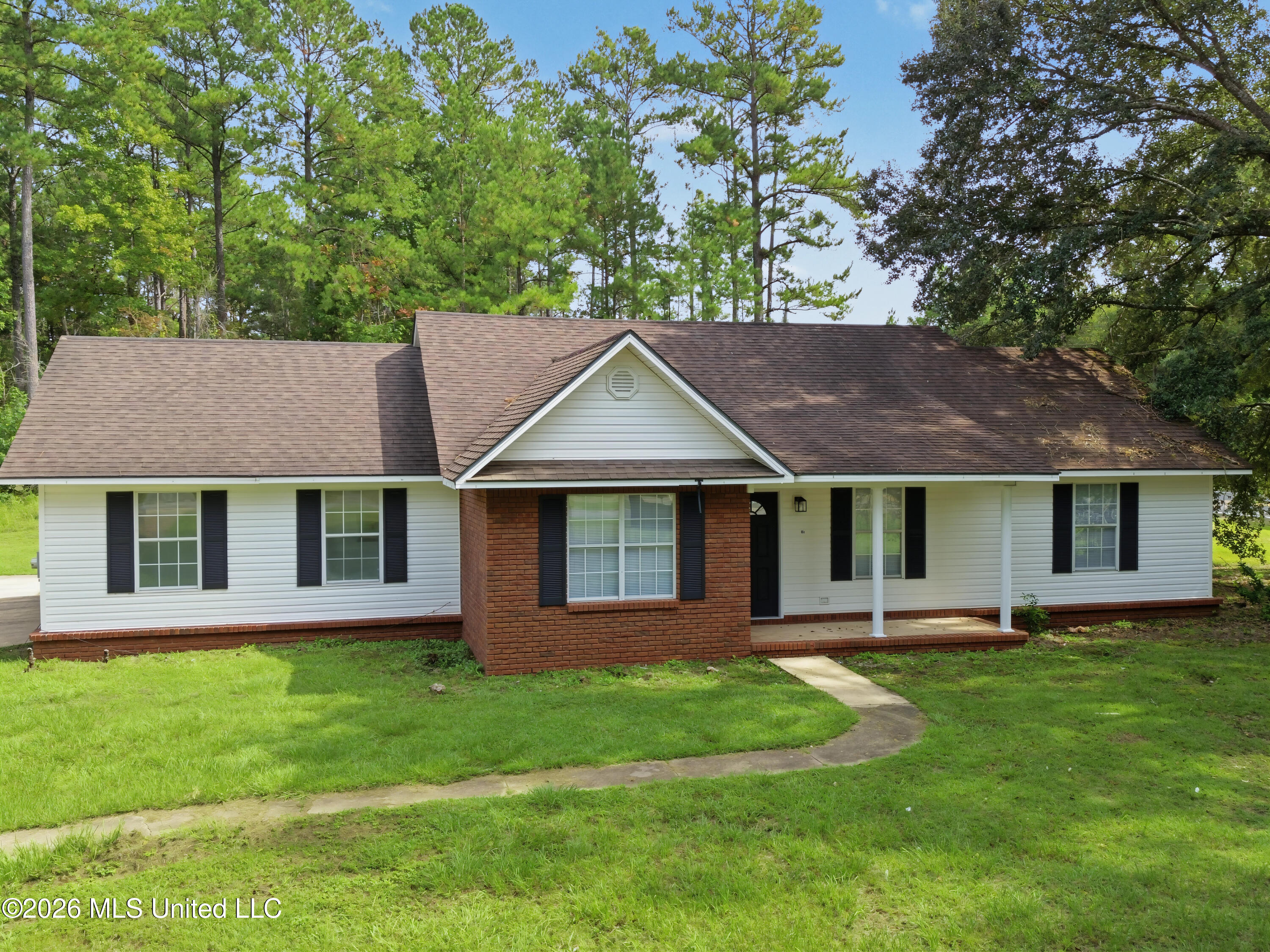 104 Southern Oak Property Photo 1