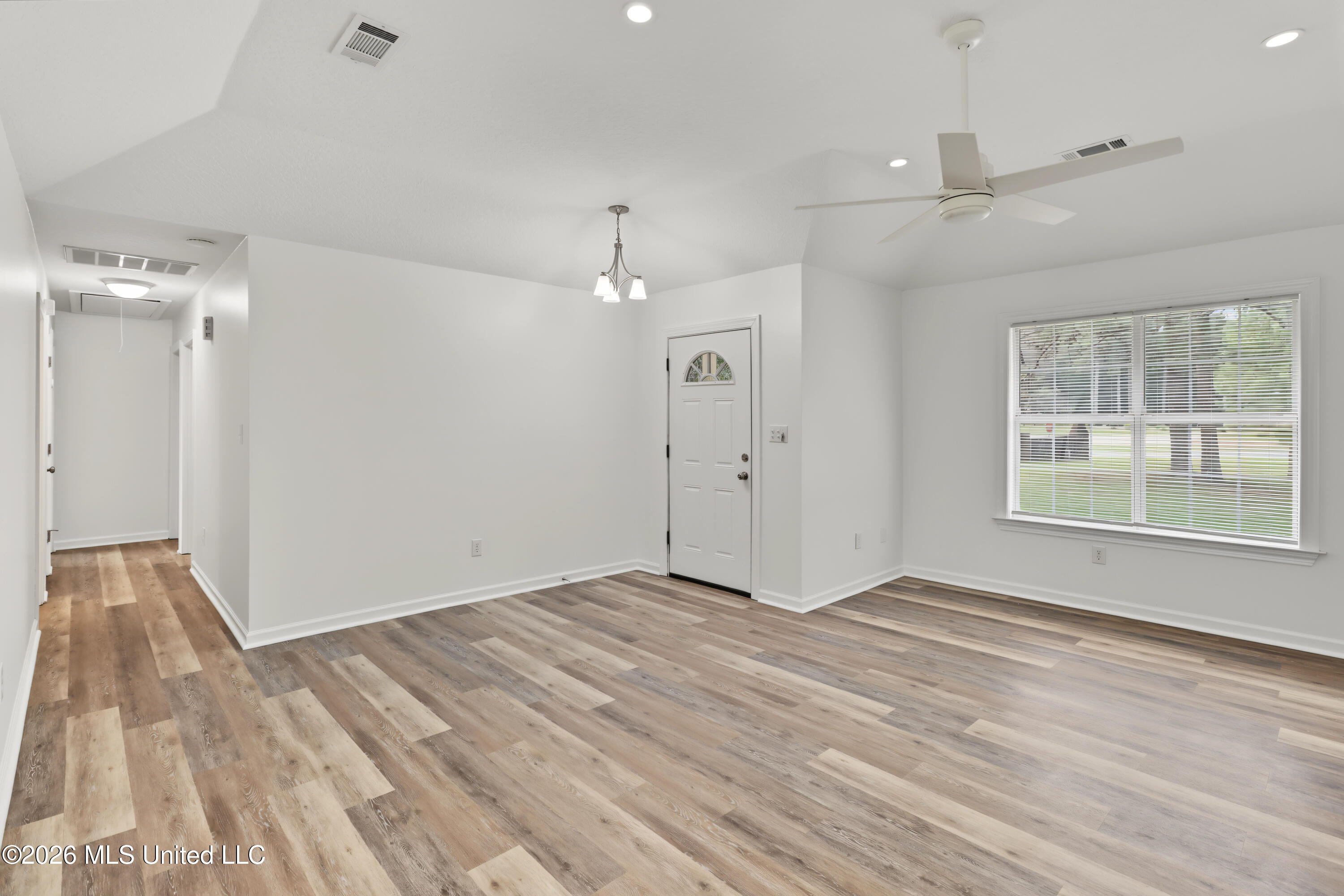 104 Southern Oak Property Photo 6