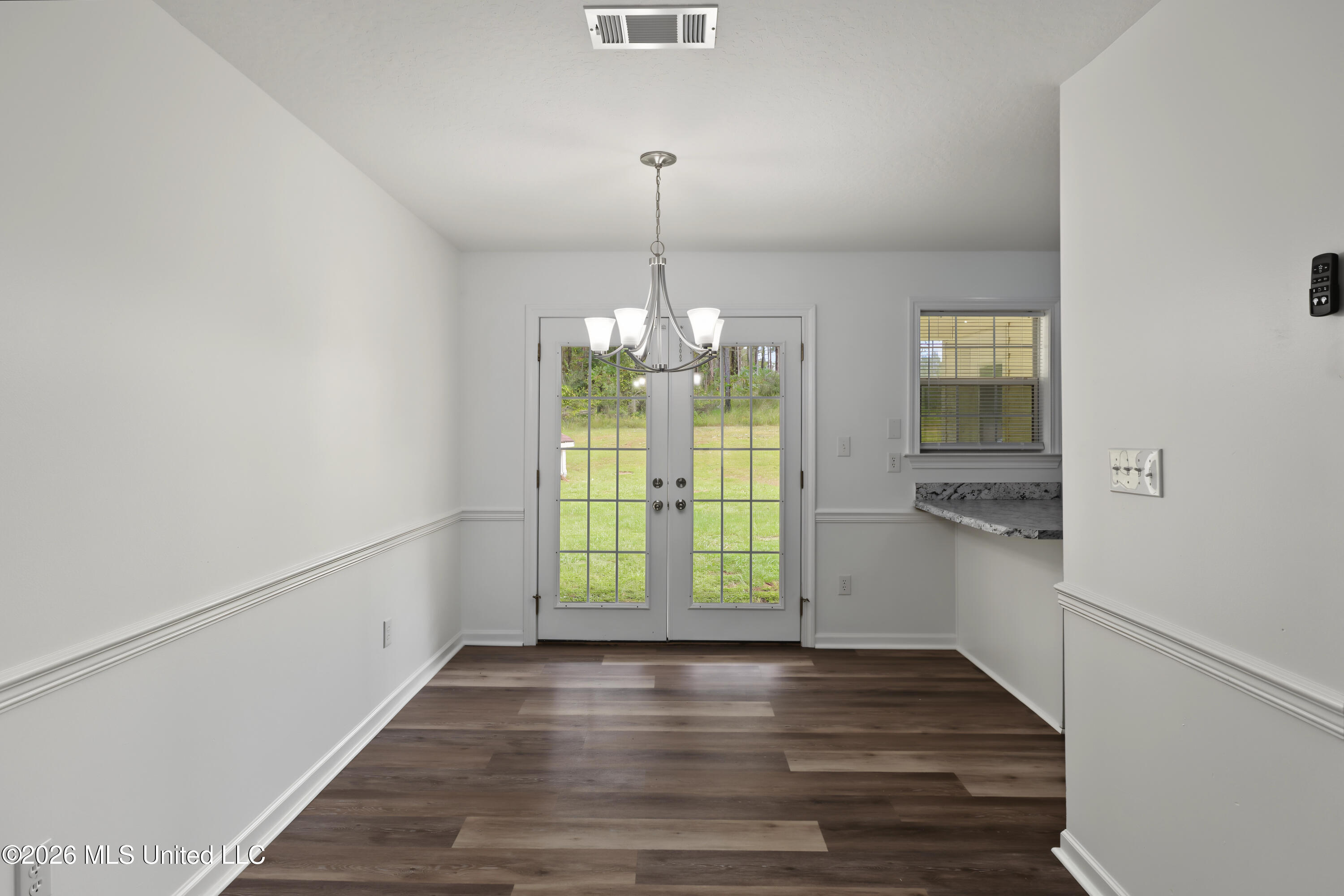 104 Southern Oak Property Photo 8