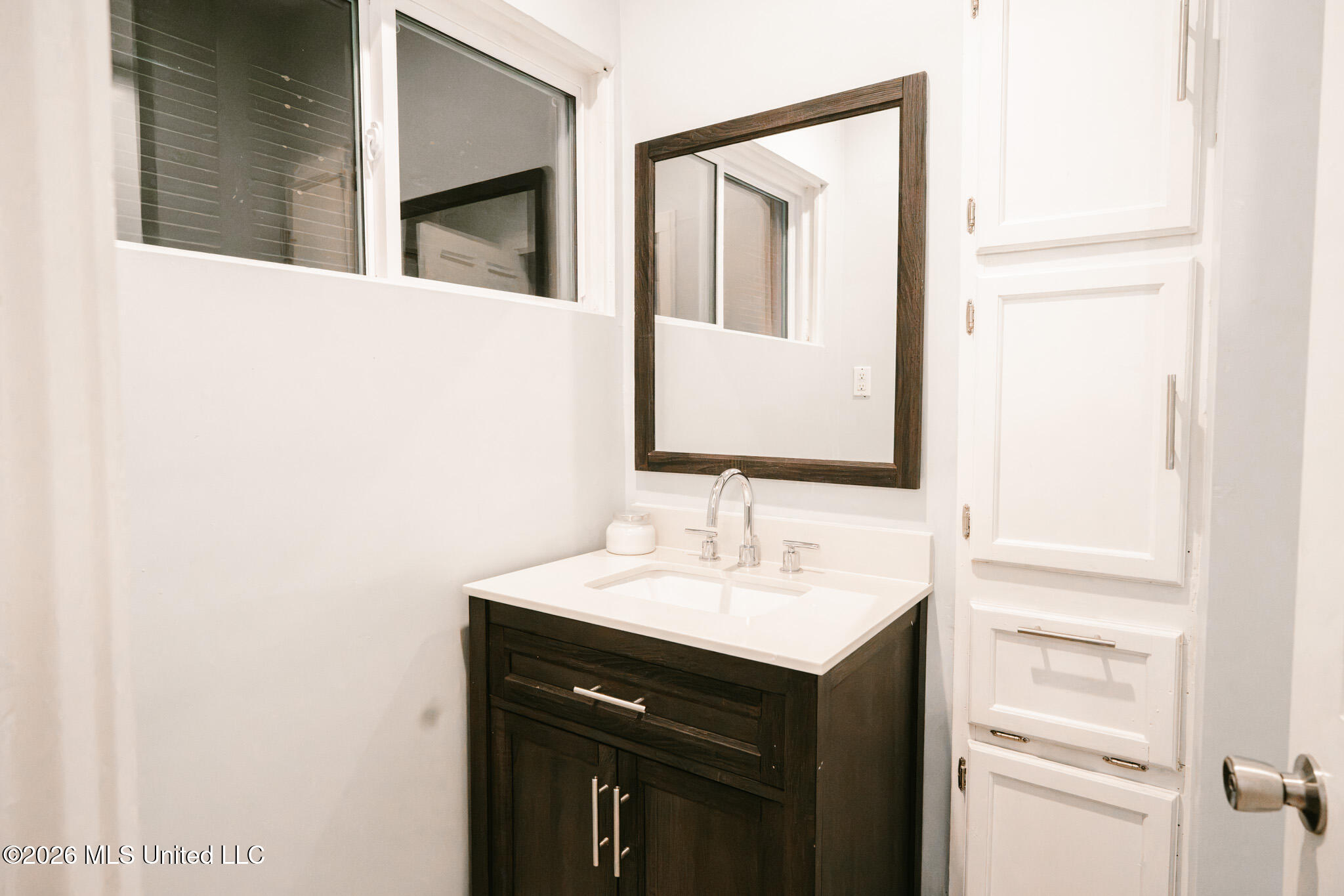 1758 Hillview Drive Property Photo 24