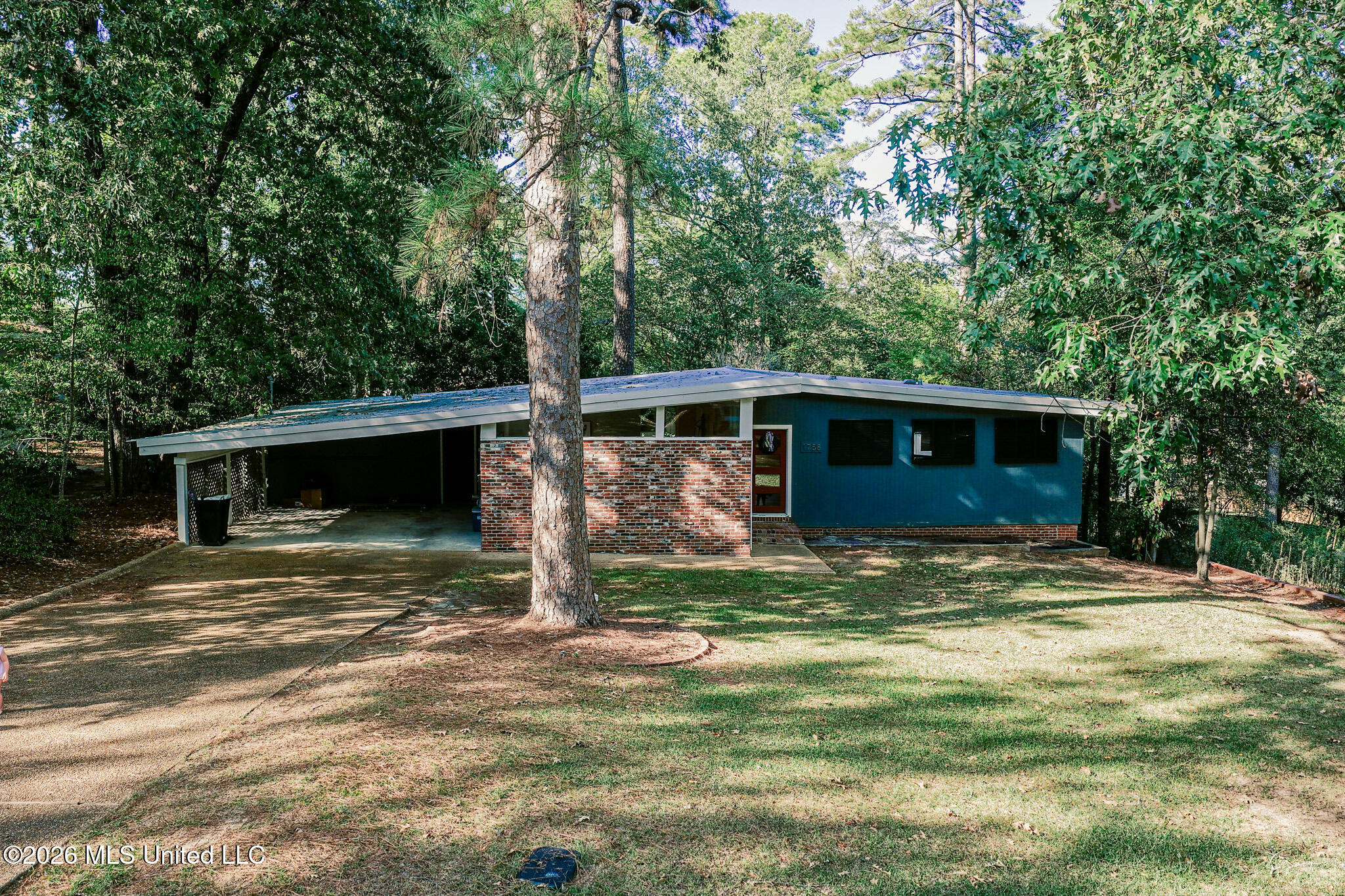 1758 Hillview Drive Property Photo 29