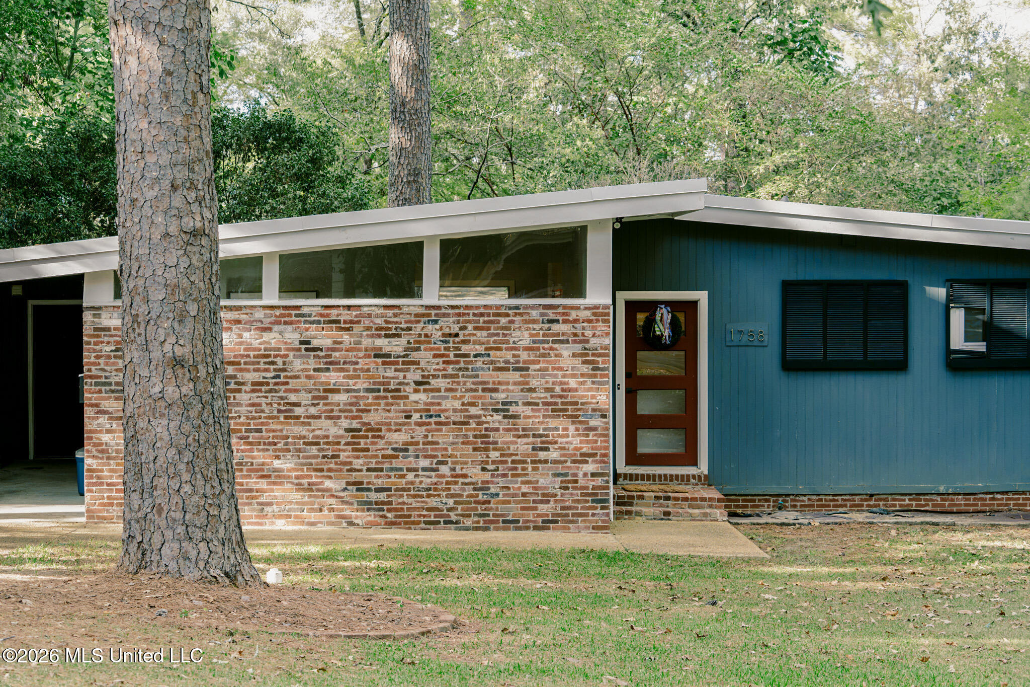 1758 Hillview Drive Property Photo 31