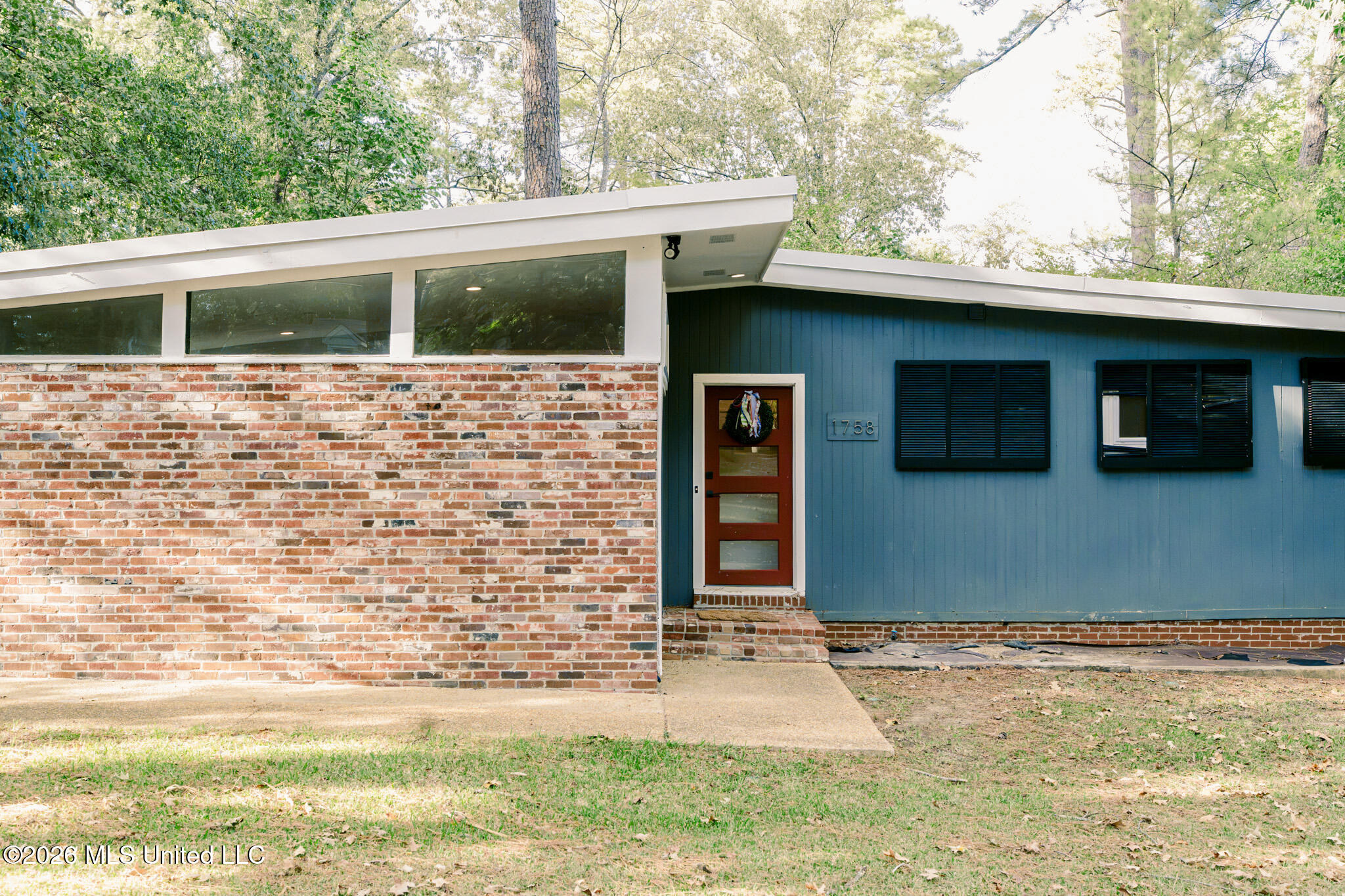 1758 Hillview Drive Property Photo 36