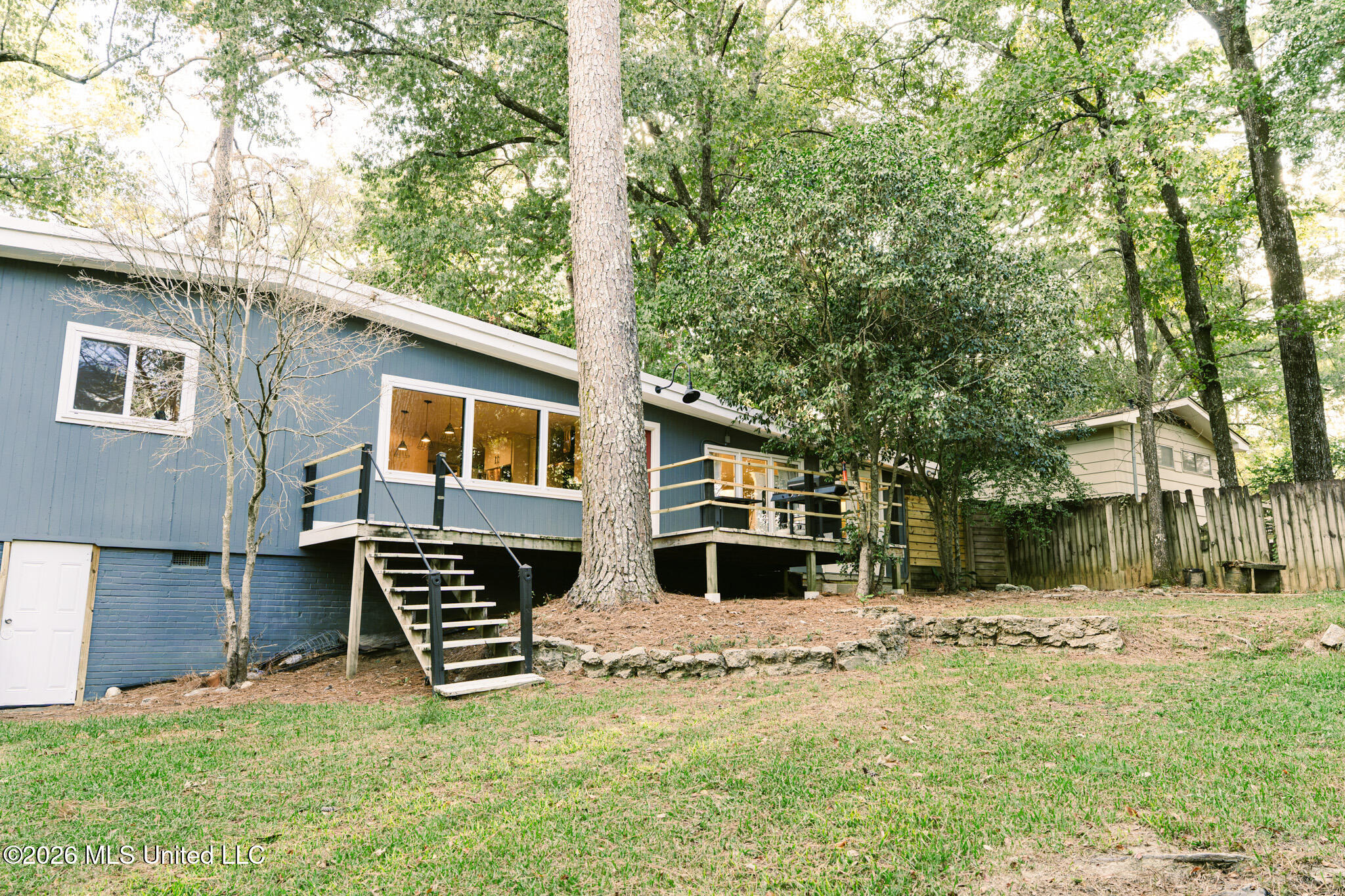 1758 Hillview Drive Property Photo 41