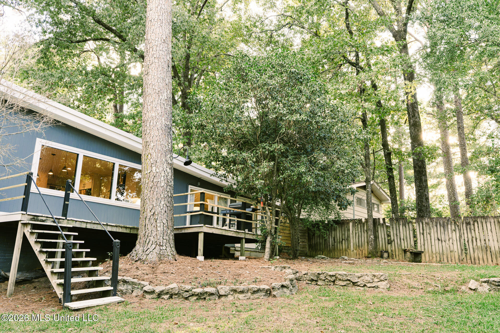 1758 Hillview Drive Property Photo 43