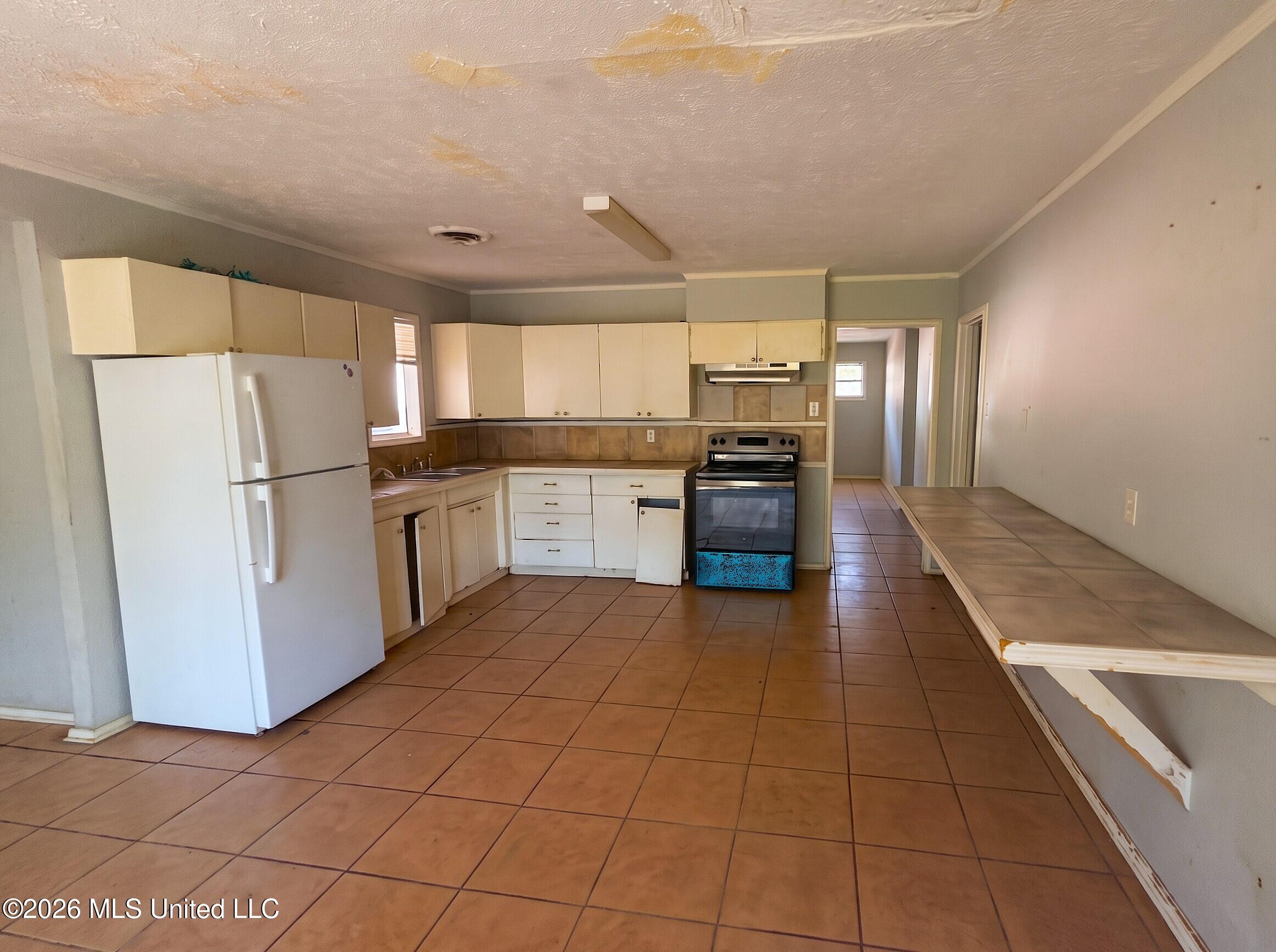 1607 Meadow Forest Drive Property Photo 2