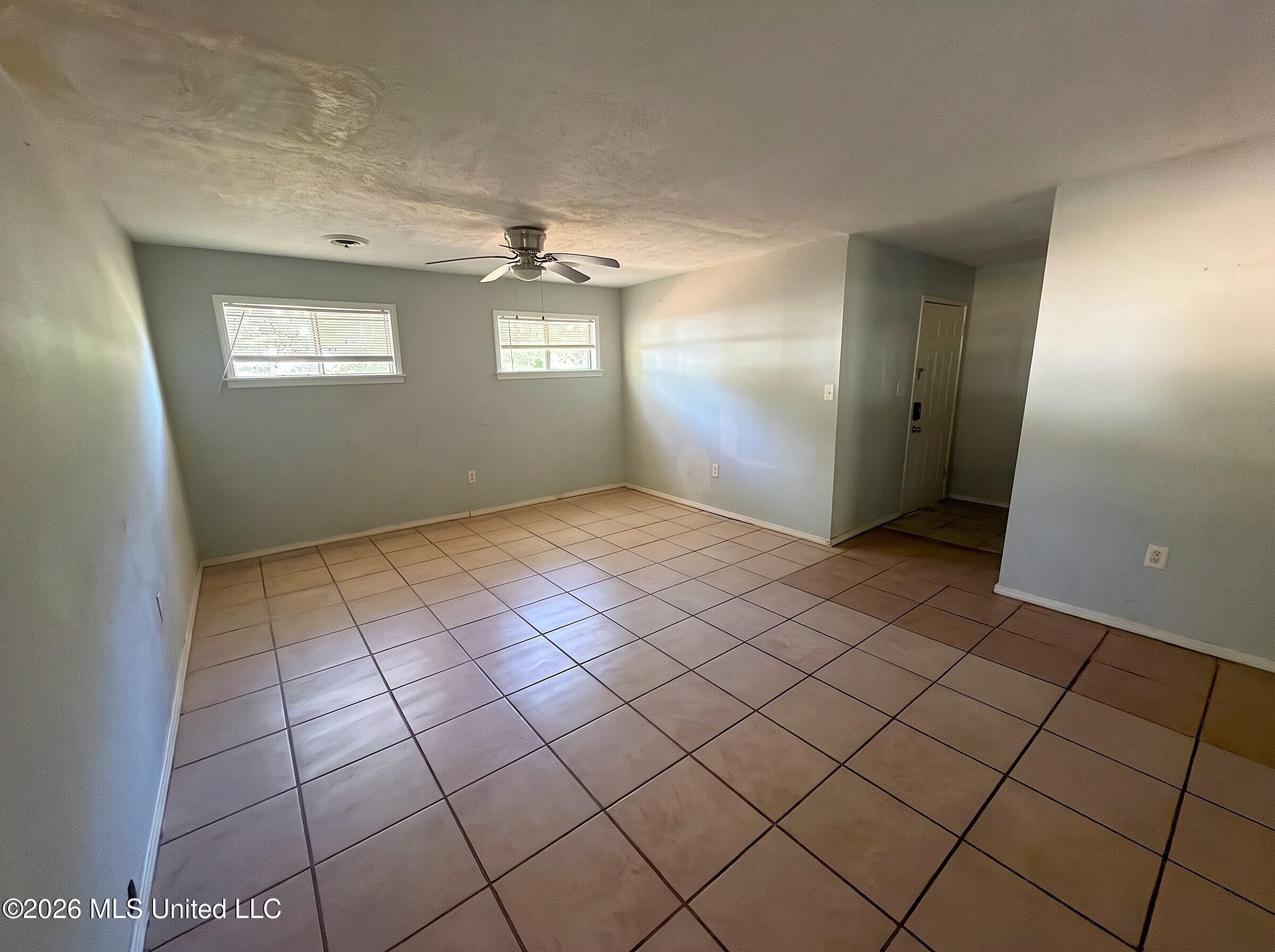 1607 Meadow Forest Drive Property Photo 4