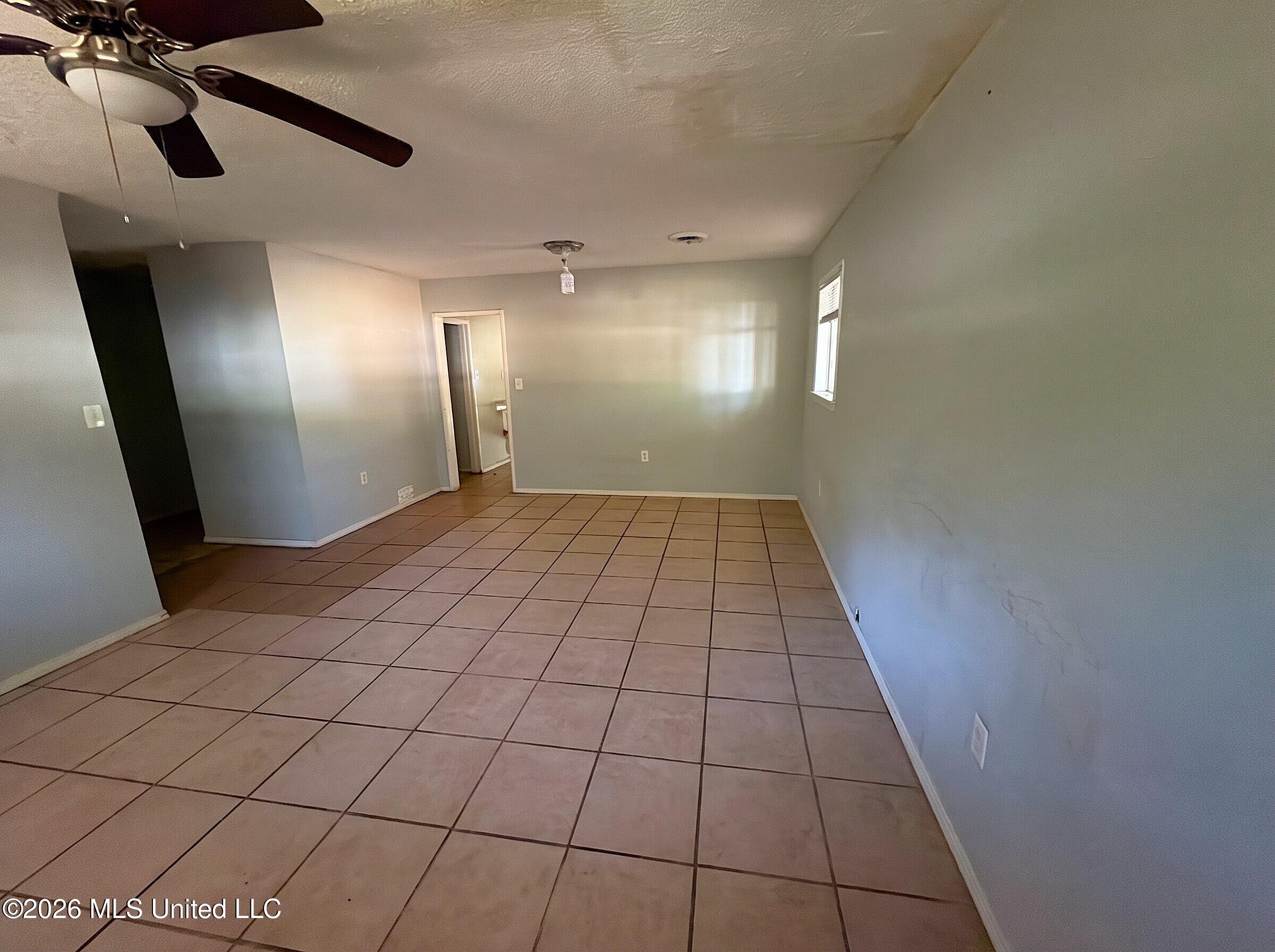 1607 Meadow Forest Drive Property Photo 5