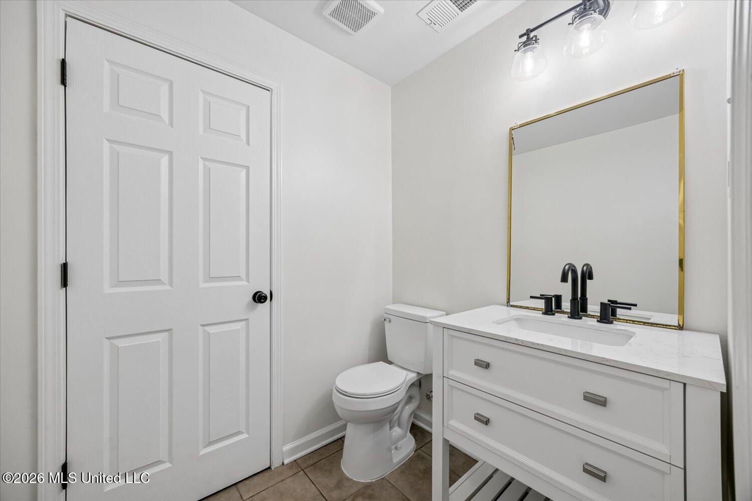 6445 Heather Road Property Photo 15