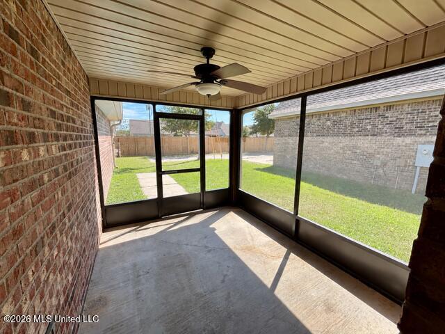509 Palm Breeze Drive Property Photo 9